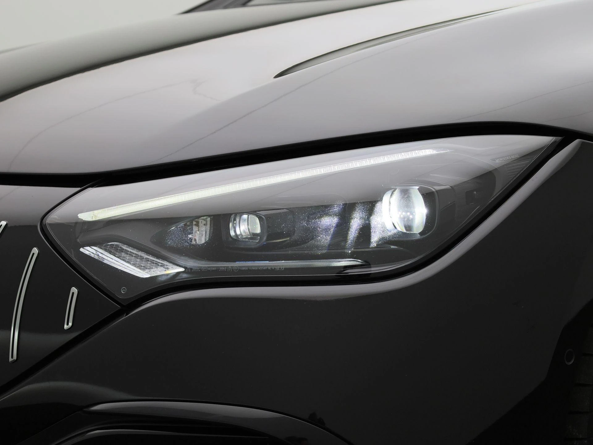 Mercedes-Benz-EQE-image-16