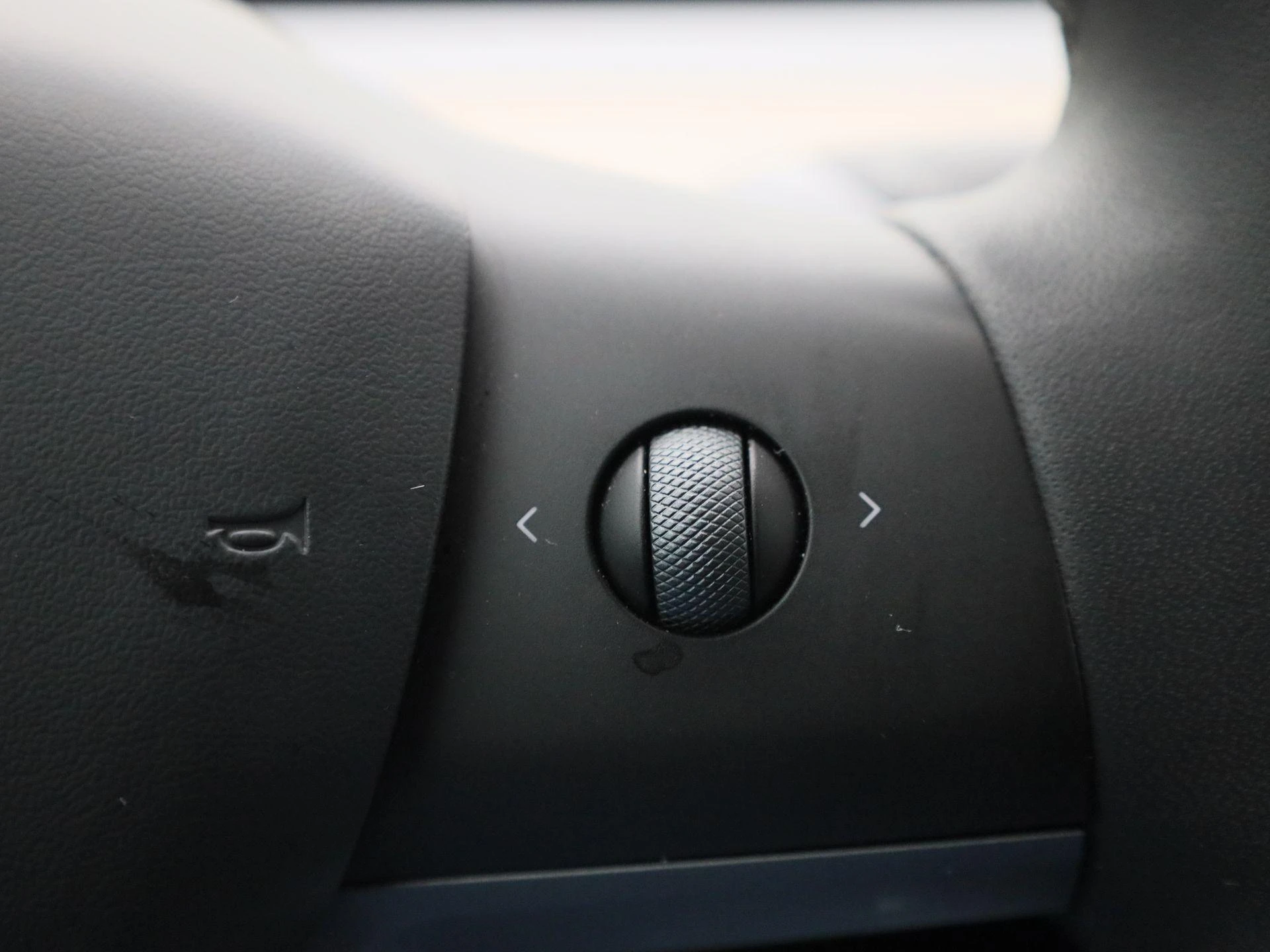Tesla-Model Y-image-29