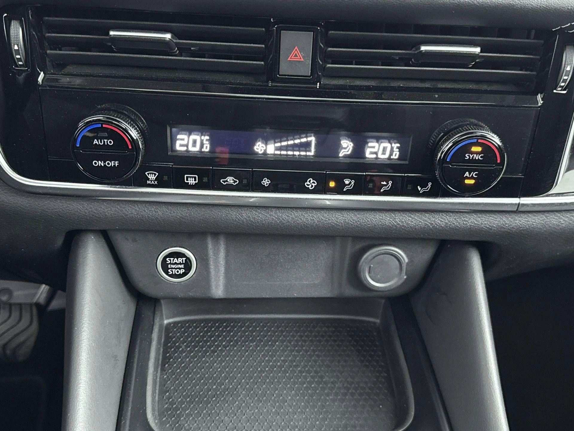 Nissan-QASHQAI-image-16