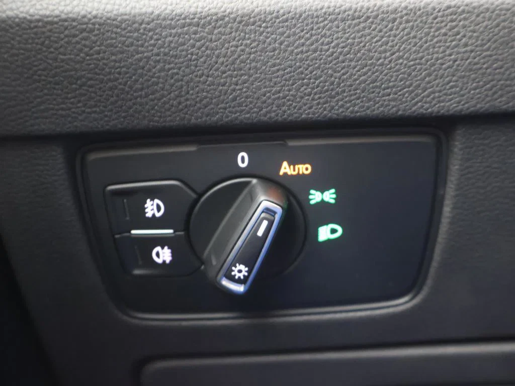 Volkswagen-Passat-image-26