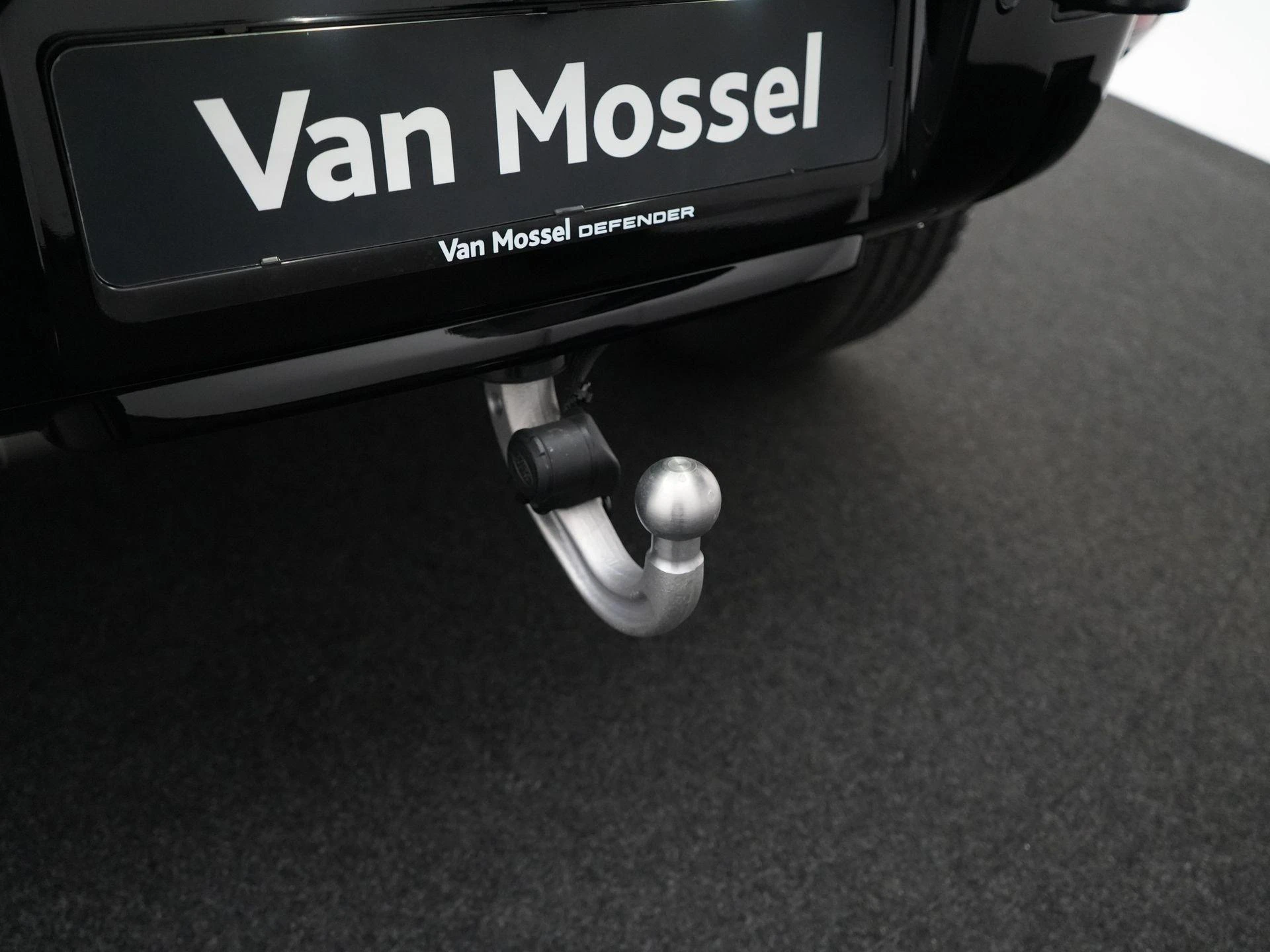 Land Rover-Defender-image-44