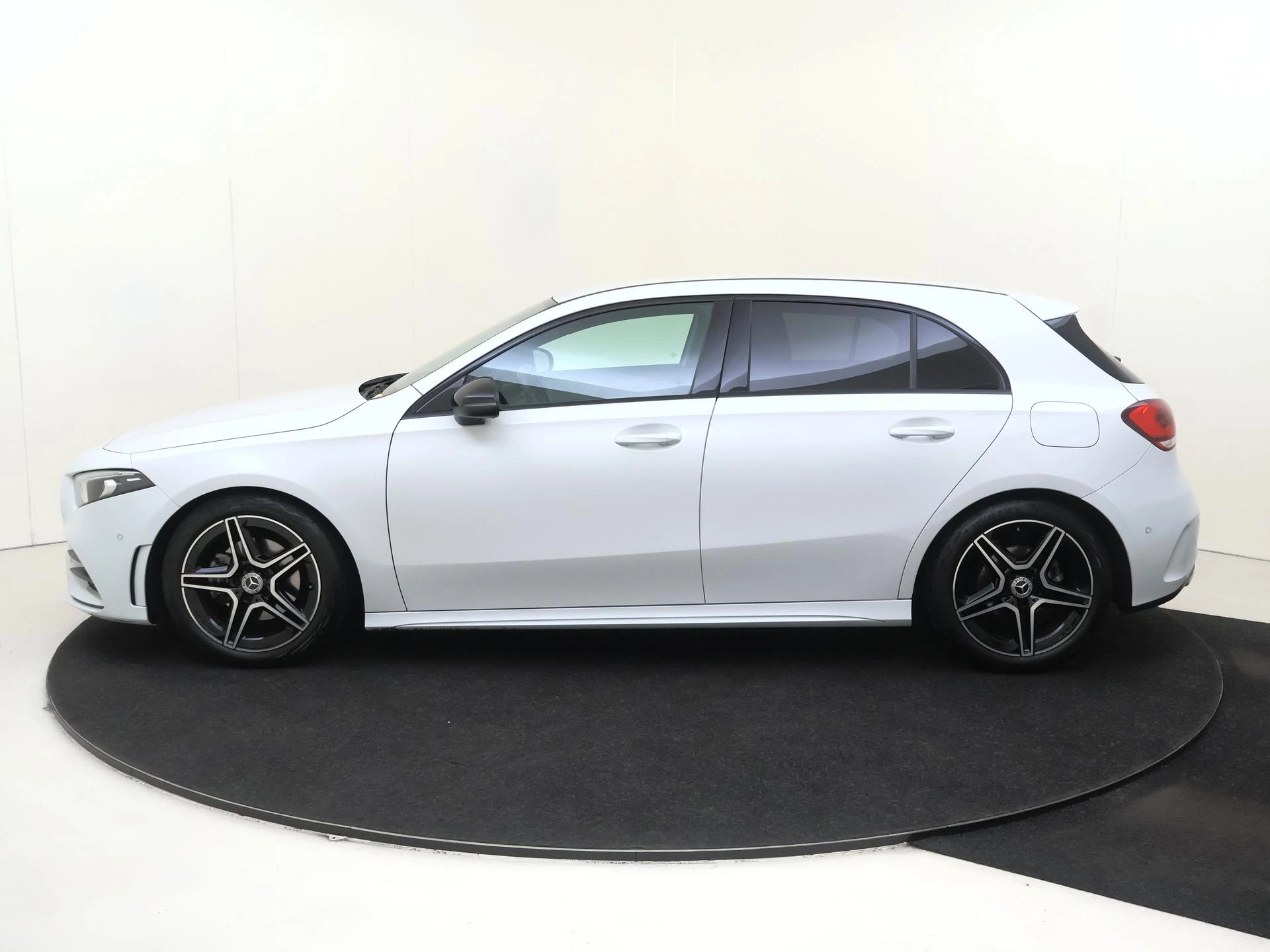 Mercedes-Benz-A-Klasse-image-7