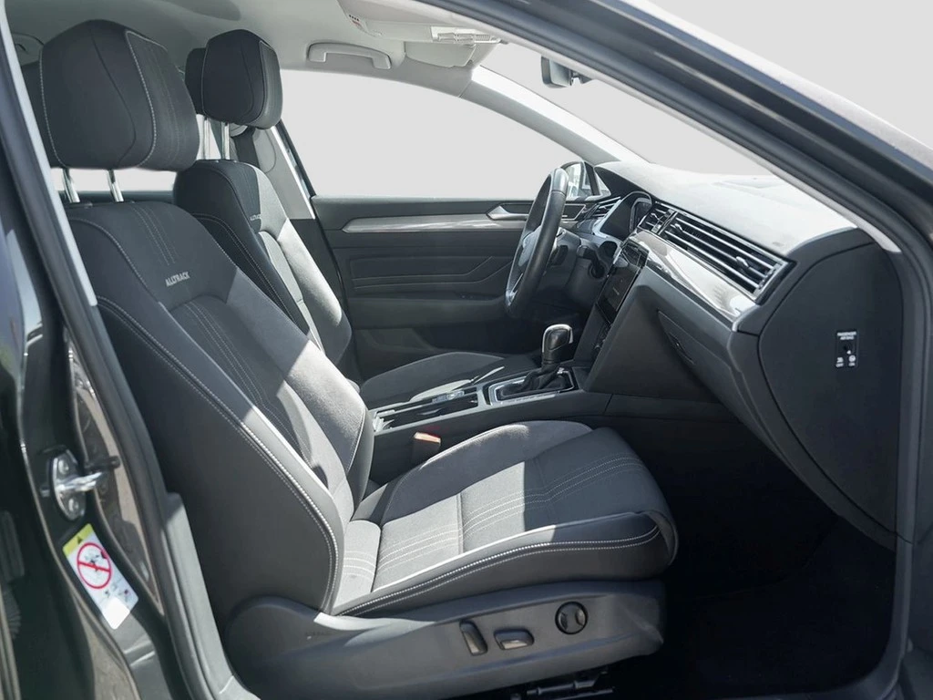 Volkswagen-Passat-image-6