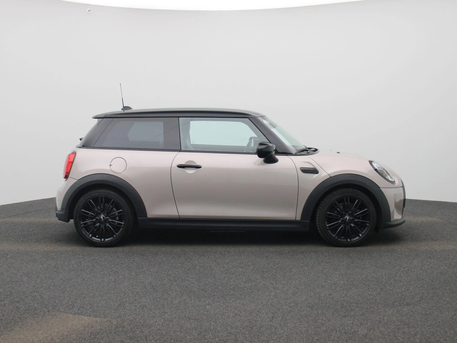 MINI-Cooper-image-5