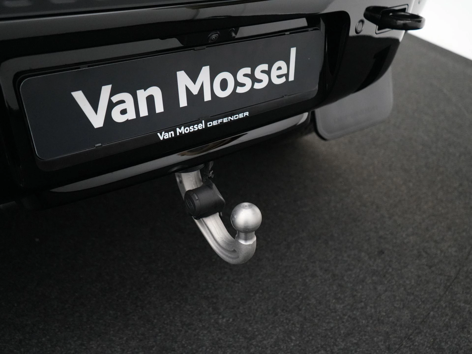 Land Rover-Defender-image-45