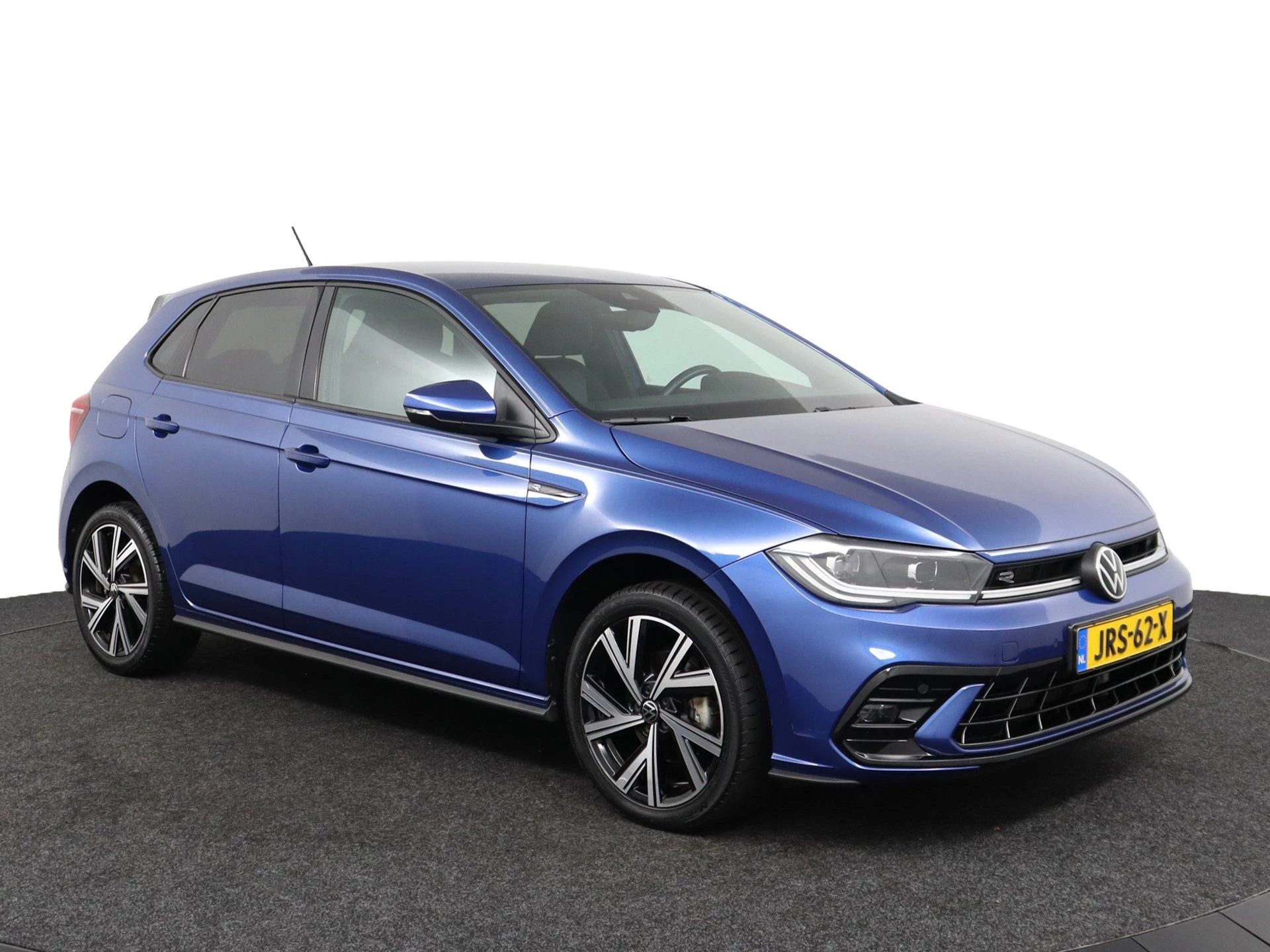 Volkswagen-Polo-image-7