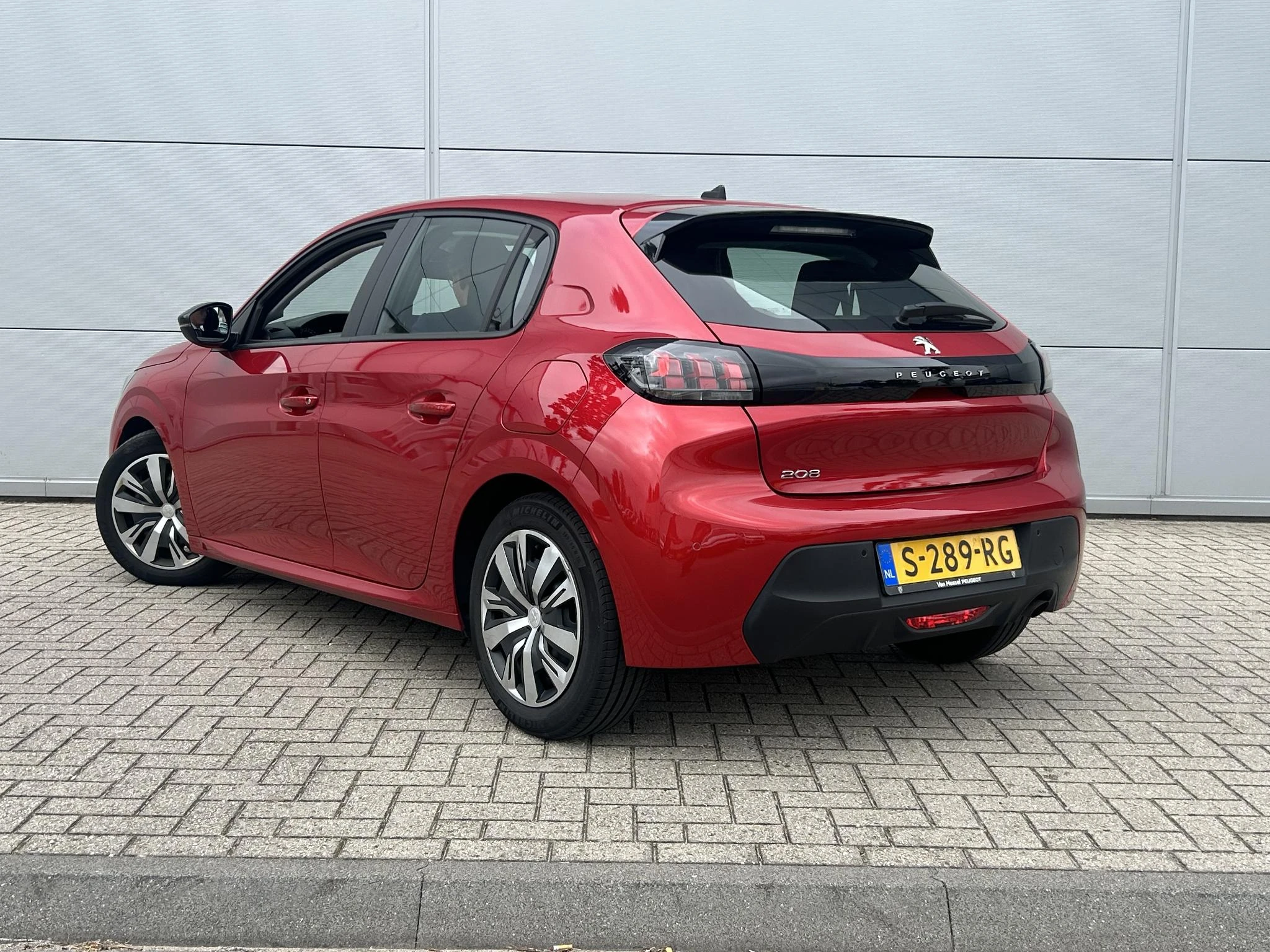 Peugeot-208-image-3