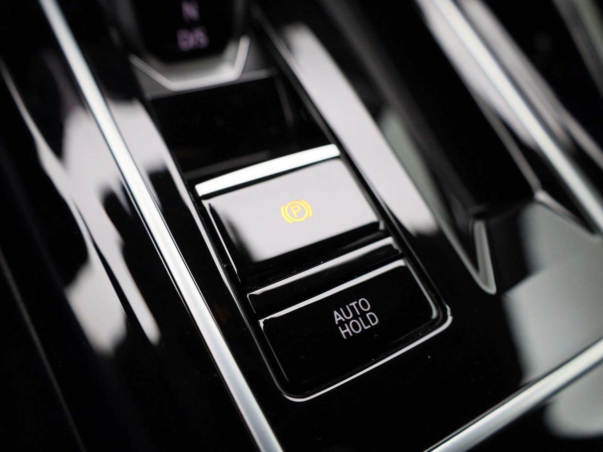 Volkswagen-Golf-image-34