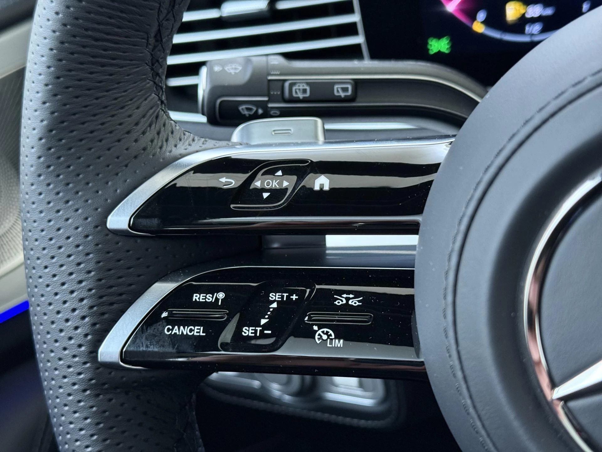 Mercedes-Benz-GLE-image-15