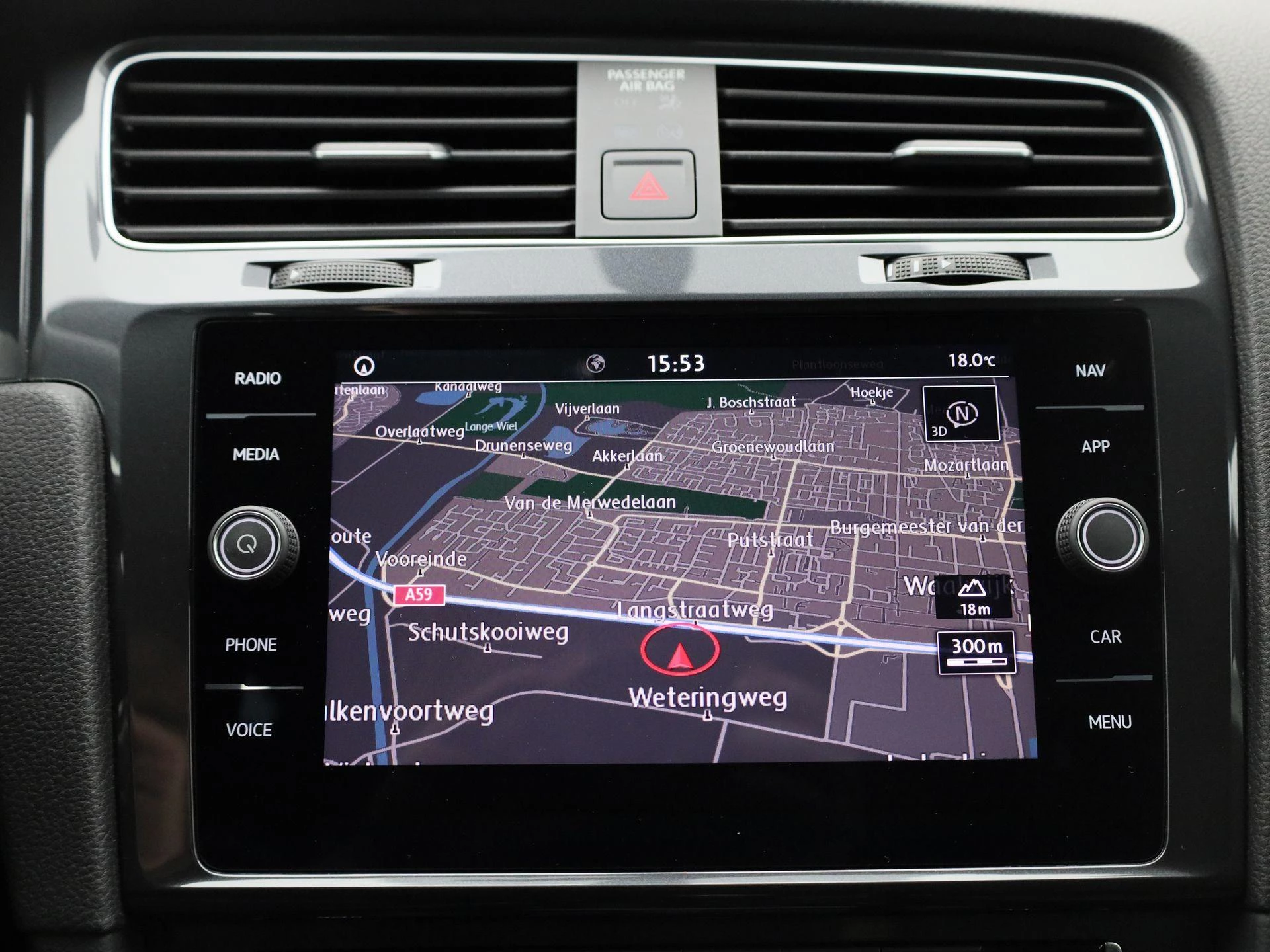 Volkswagen-Golf-image-18