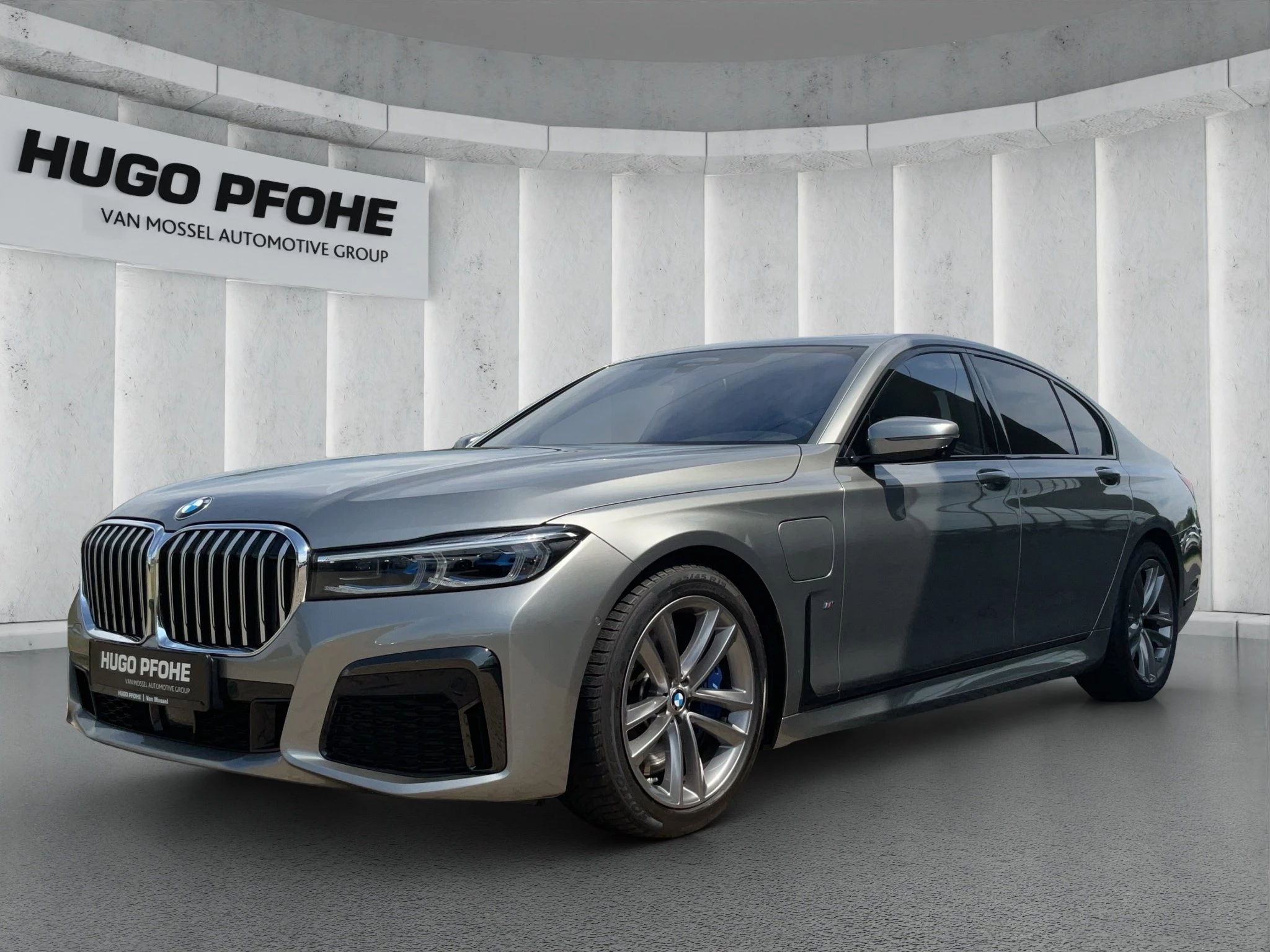 BMW-7er Reihe-image-0