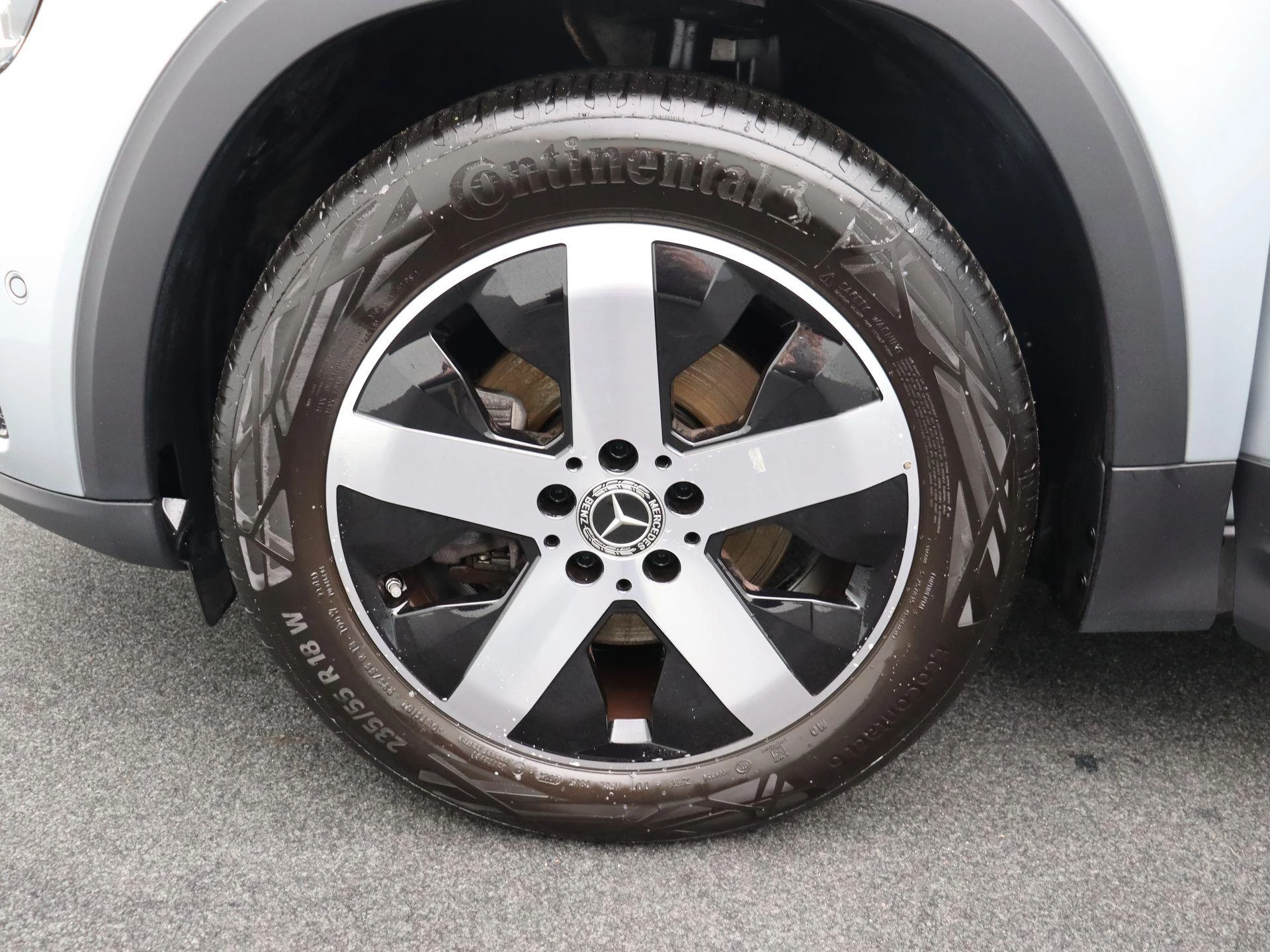 Mercedes-Benz GLB 180 Luxury Line + CARPLAY + TREKHAAK + NIGHTPAKKET +