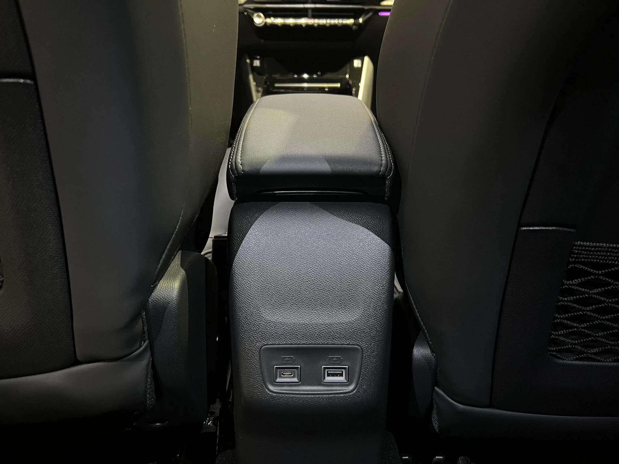 Peugeot-e-208-image-21