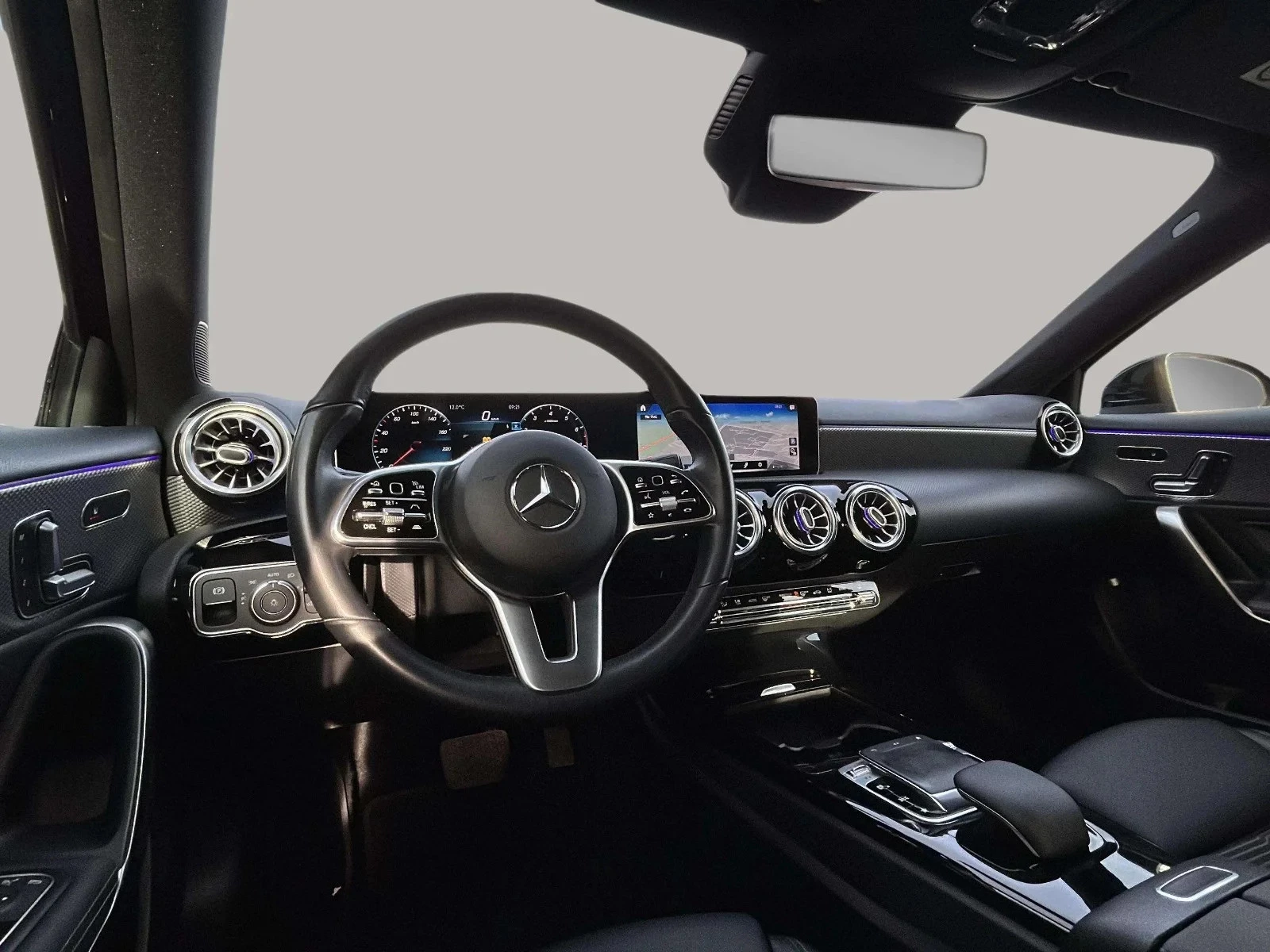 Mercedes-Benz-A-Klasse-image-12