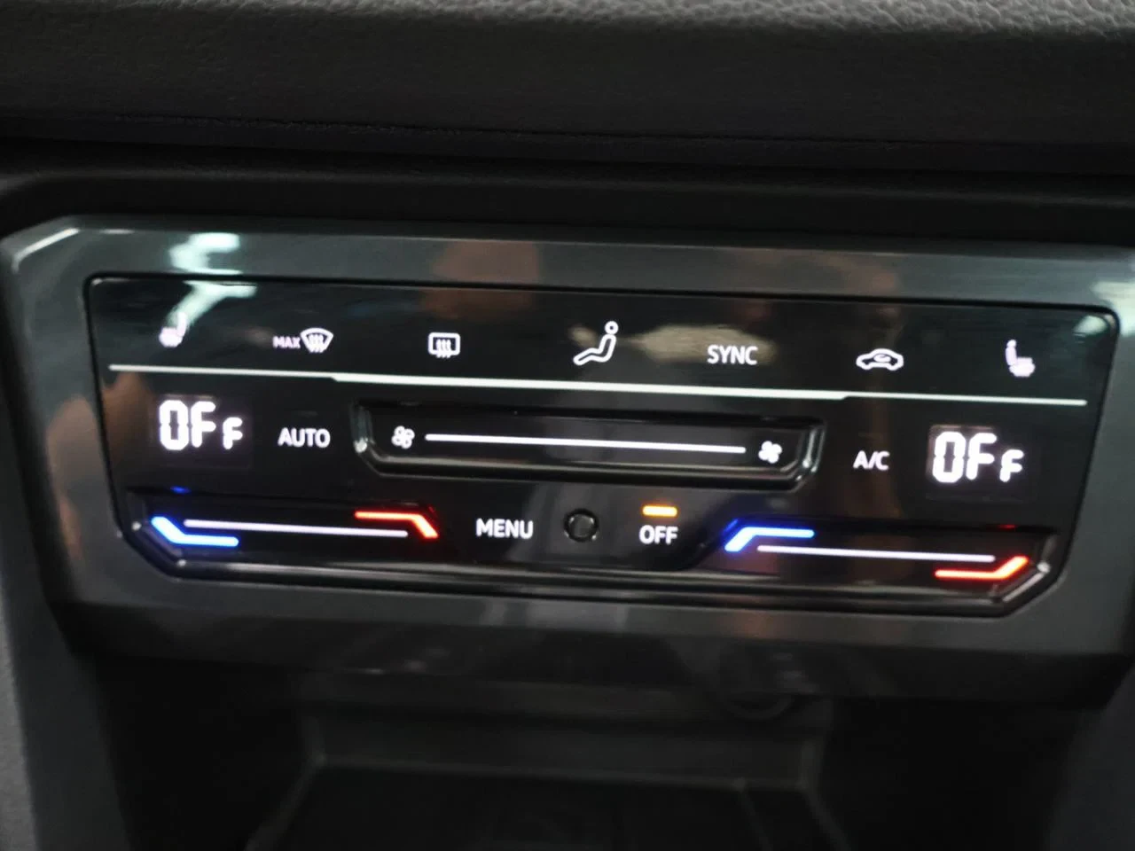 Volkswagen-Tiguan-image-17