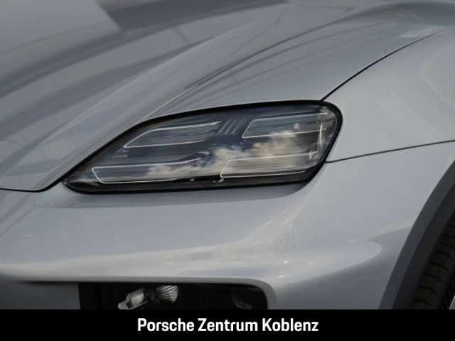 Porsche Macan 4 -