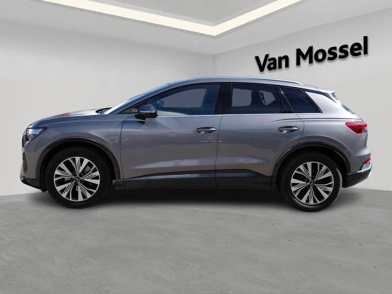 Audi-Q4 e-tron-image-1