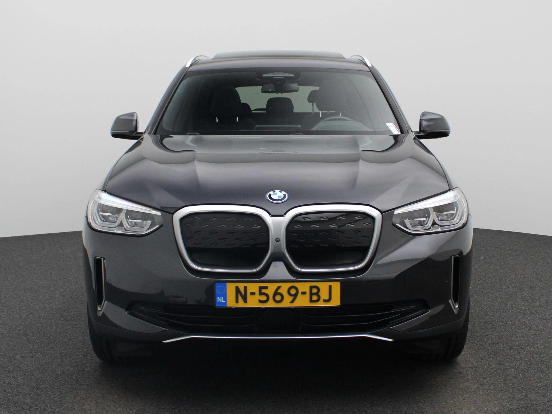 BMW-iX3-image-2