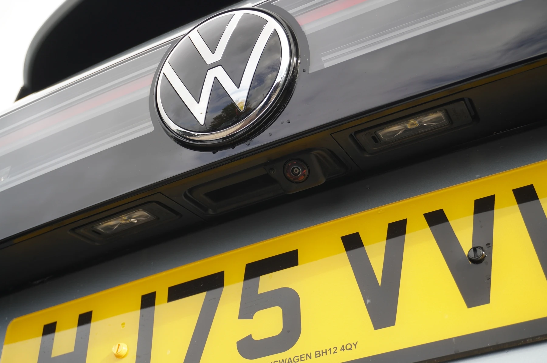 Volkswagen-Tiguan-image-17