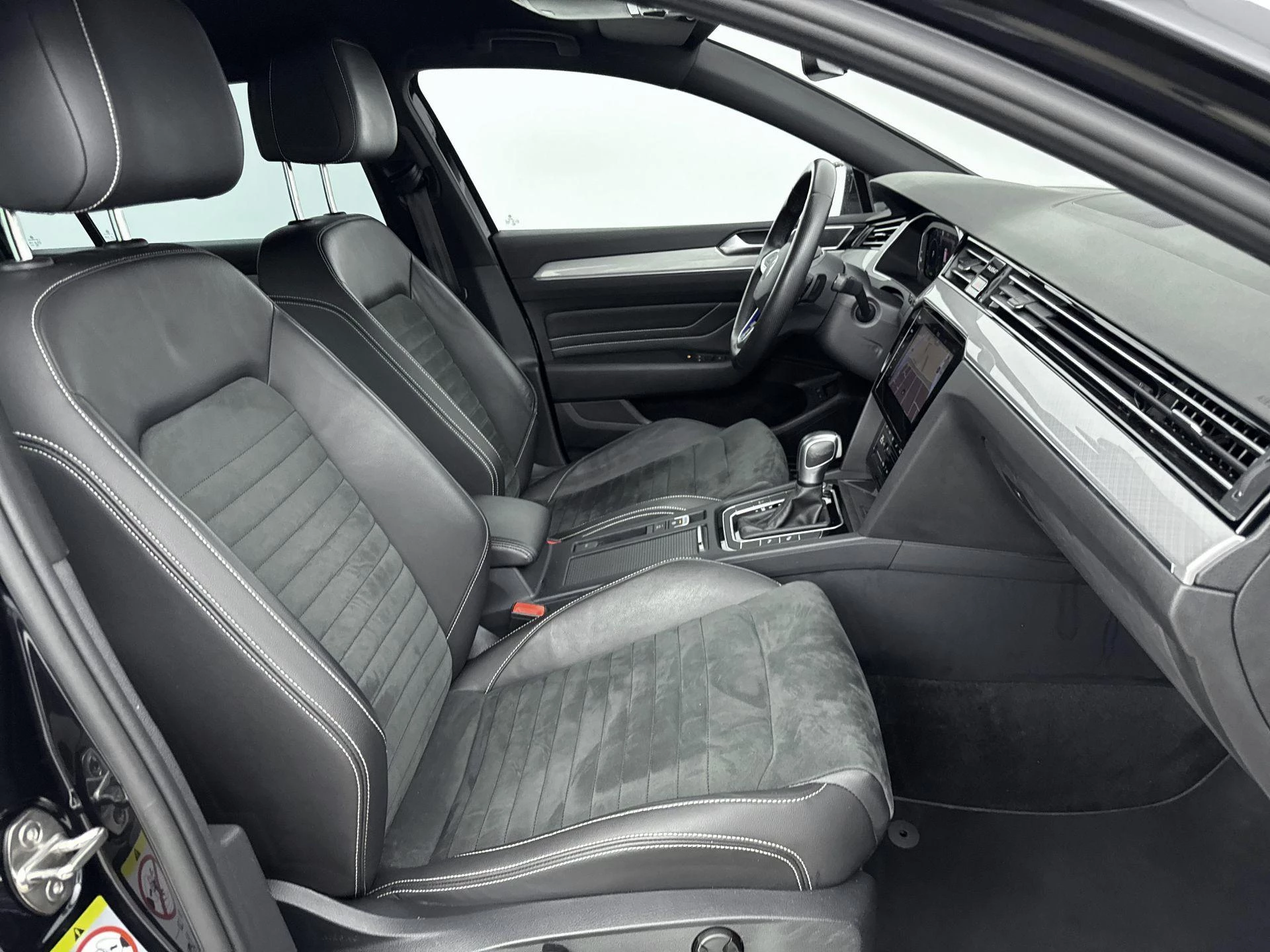 Volkswagen-Passat-image-28