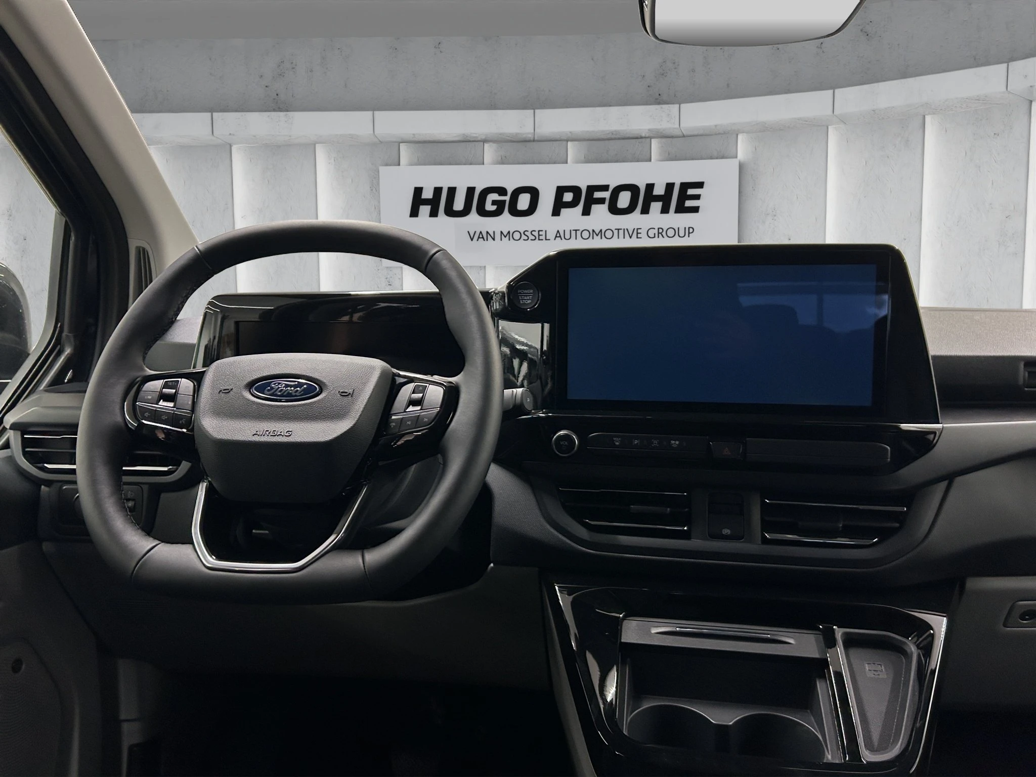 Ford-Tourneo Custom-image-1