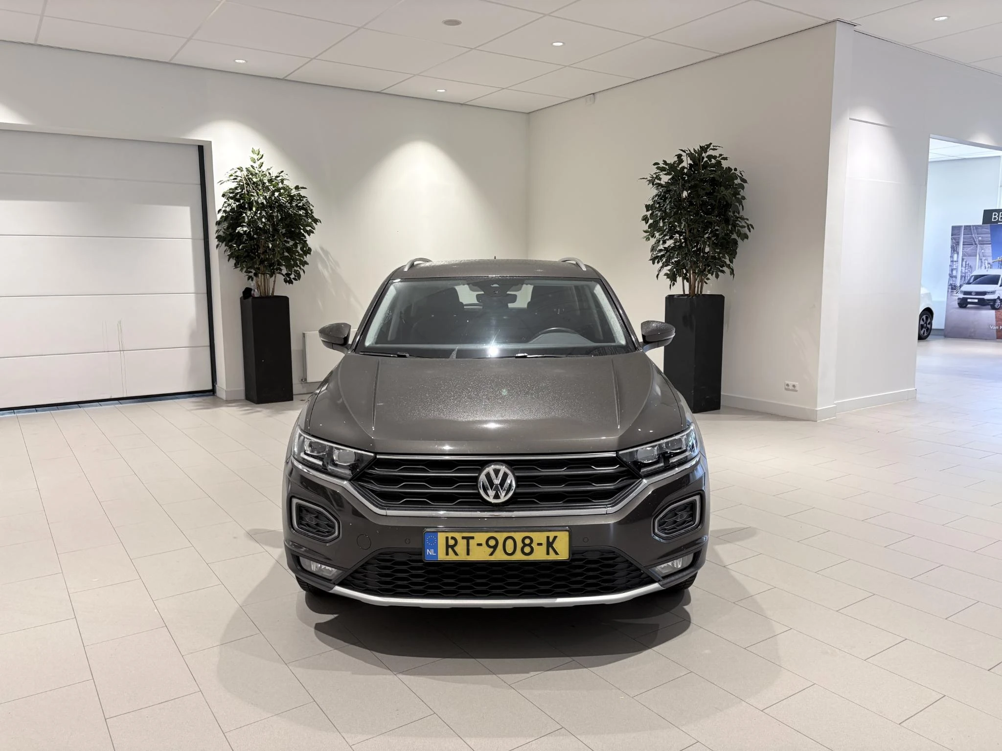 Volkswagen-T-Roc-image-6