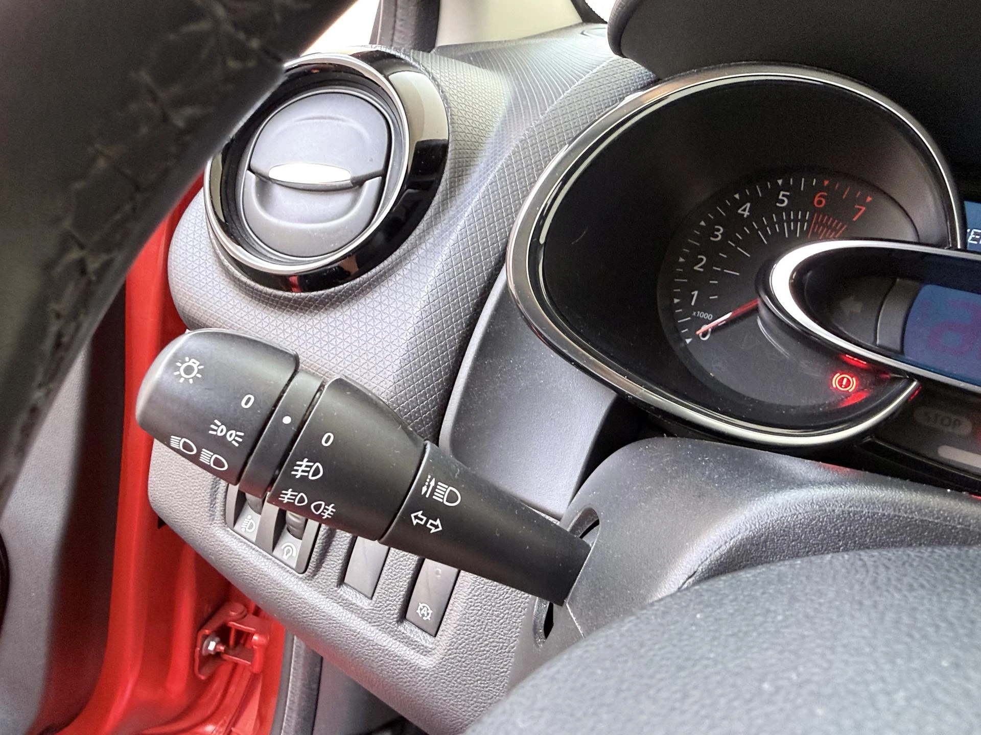 Renault-Clio-image-23