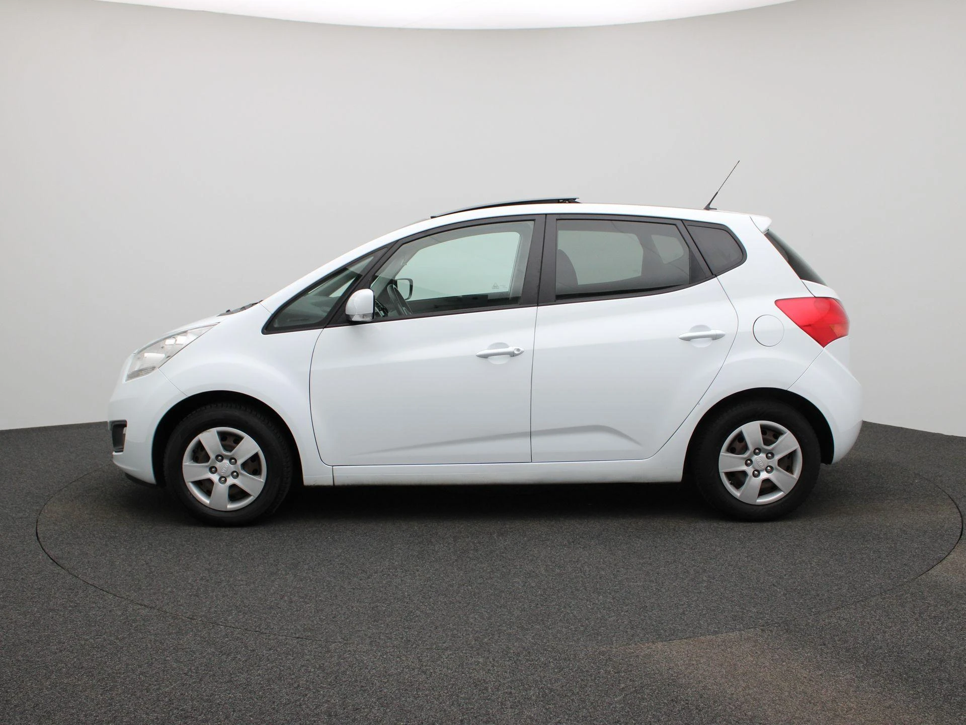 Kia-Venga-image-3
