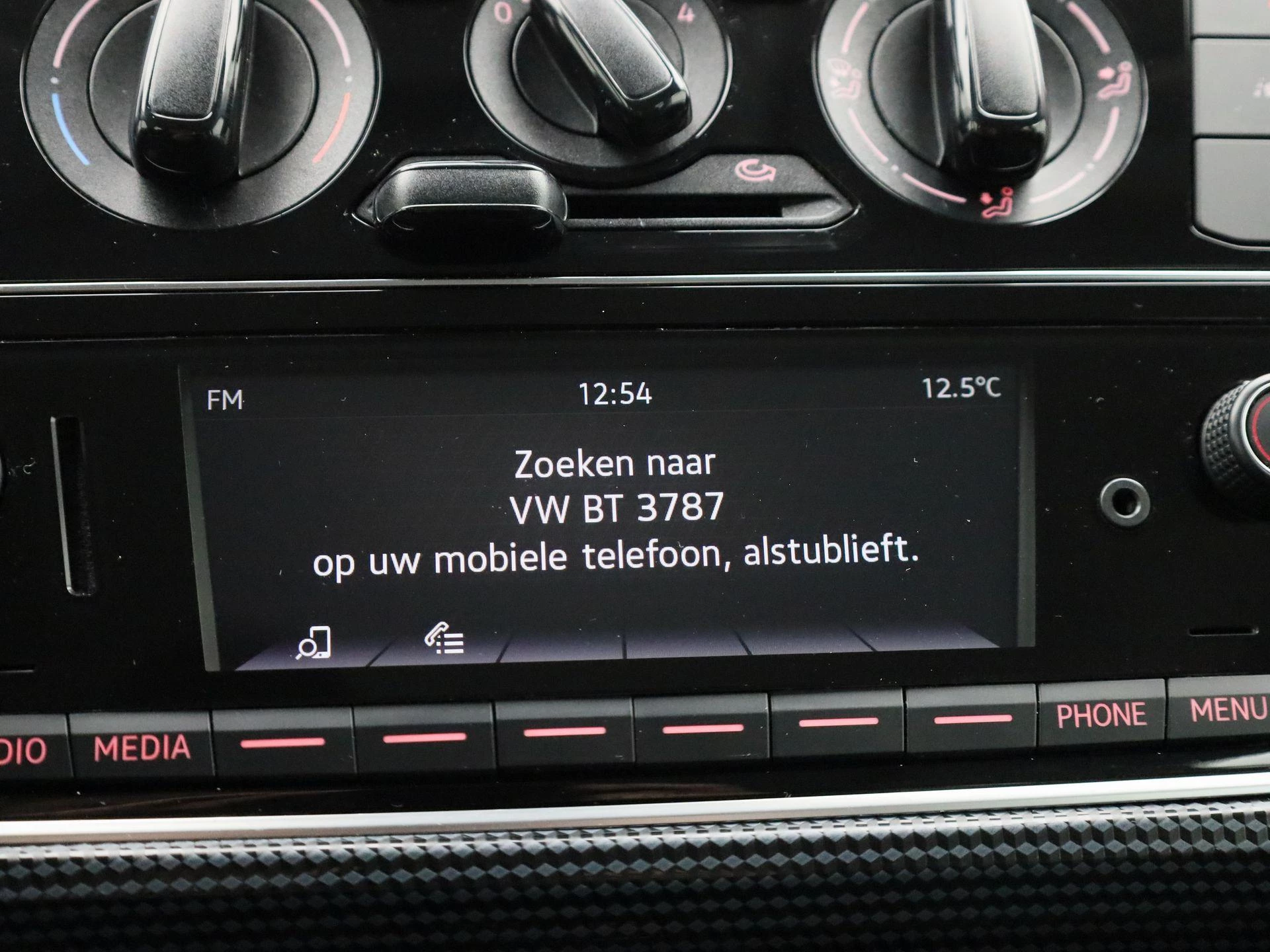 Volkswagen-up!-image-17