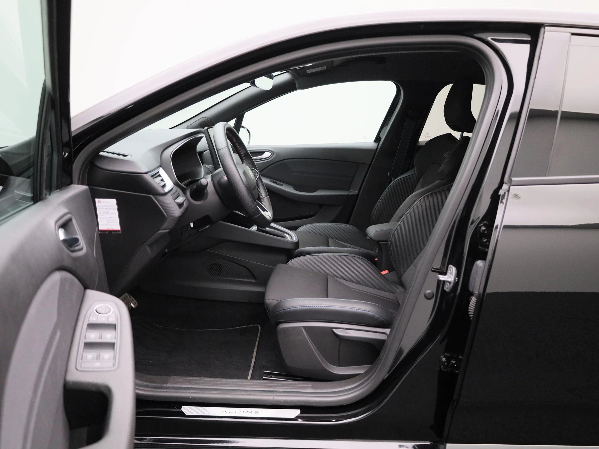 Renault-Clio-image-8