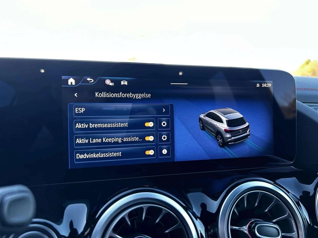 Mercedes-Benz-EQA-image-17
