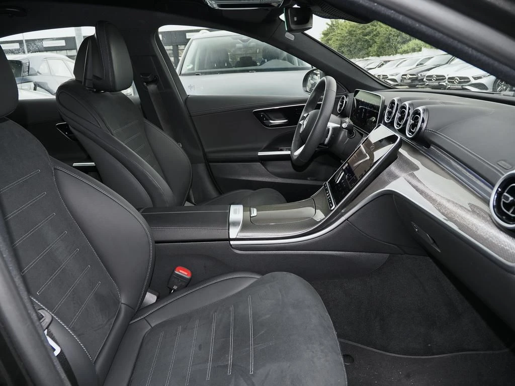 Mercedes-Benz-C-Klasse 300-image-12