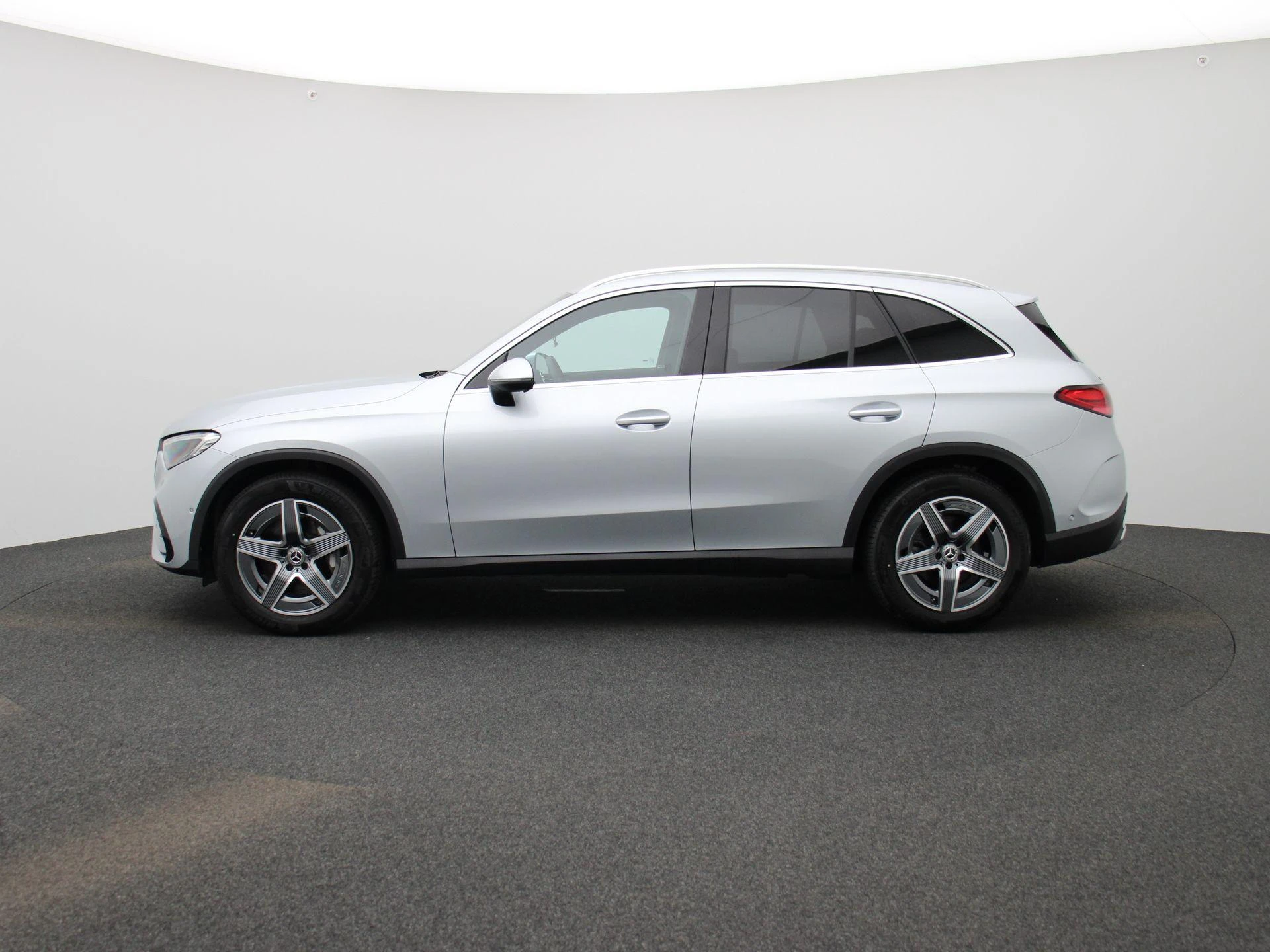 Mercedes-Benz-GLC-image-3