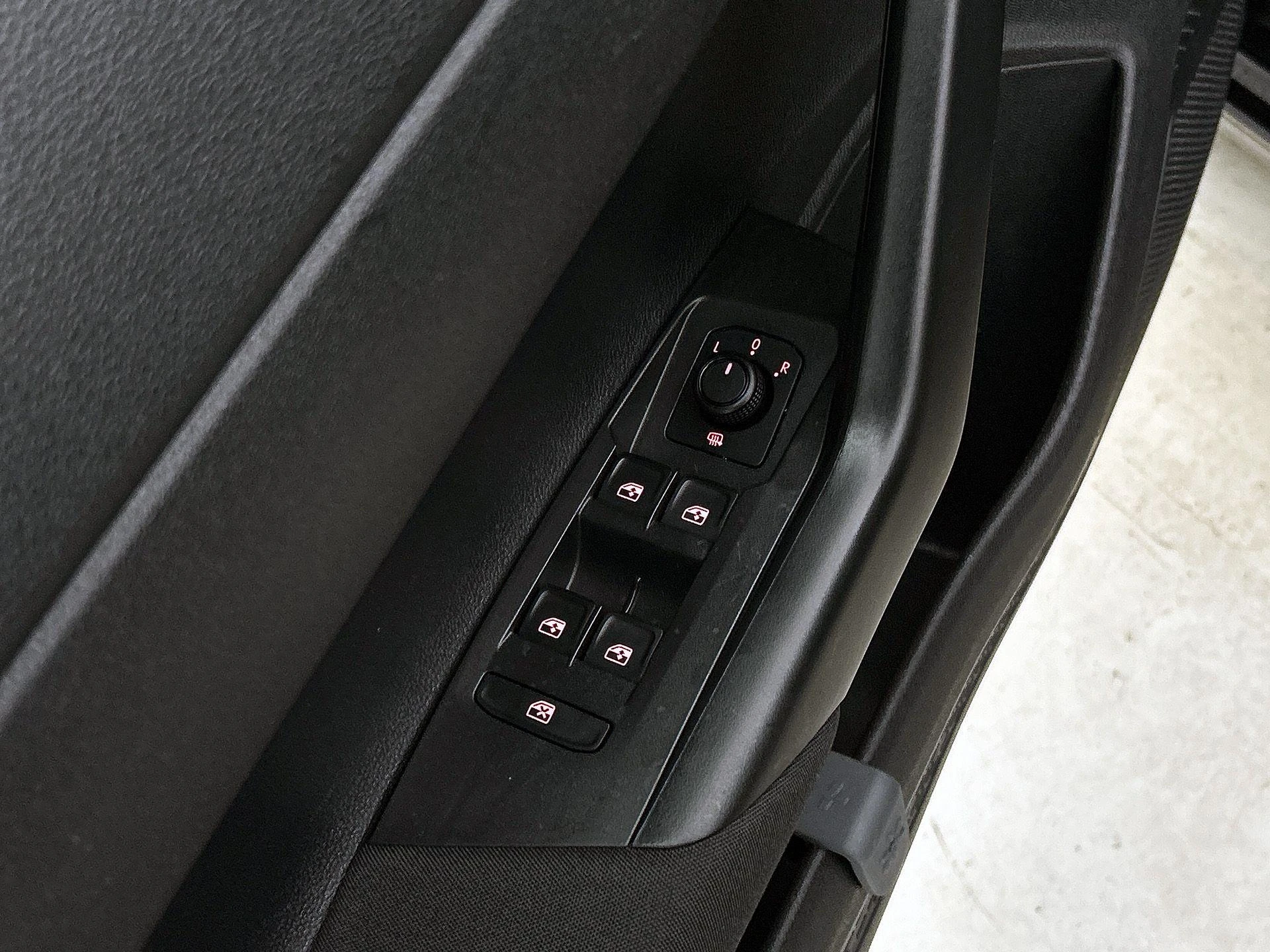 Volkswagen-Polo-image-30