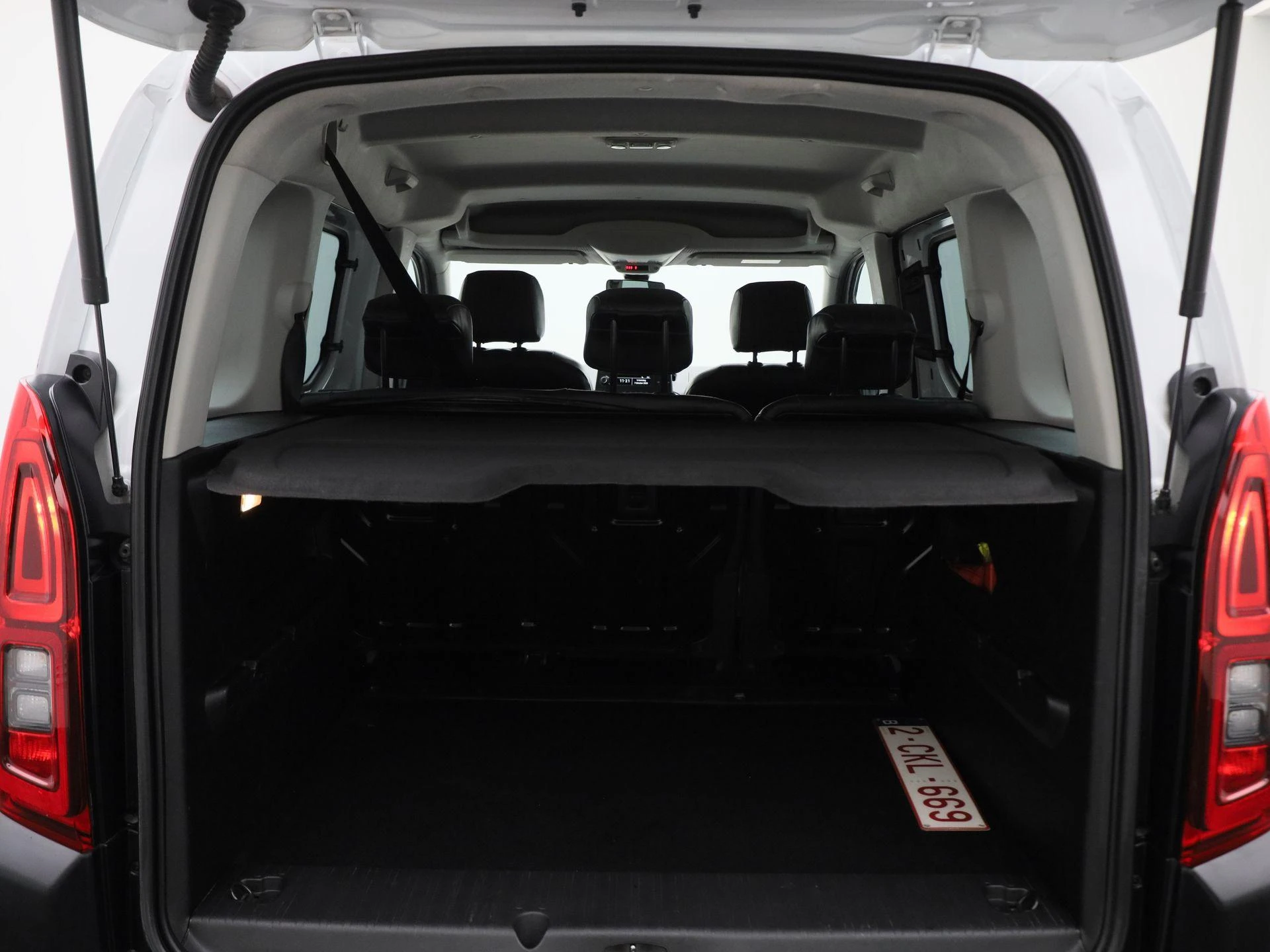 Opel-Combo Life-image-14