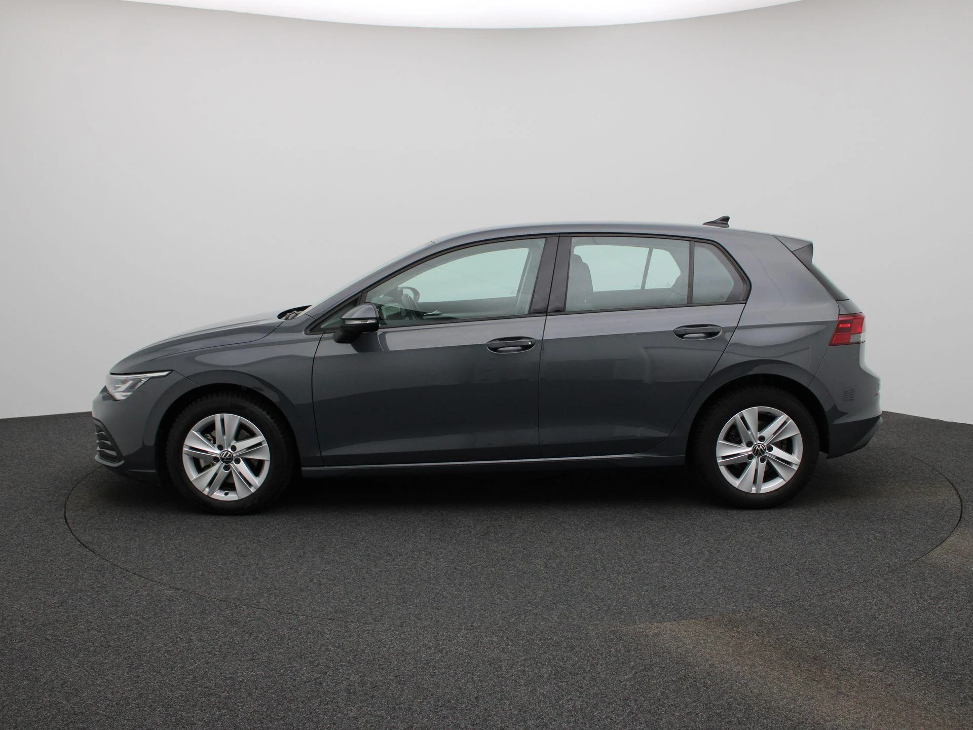 Volkswagen-Golf-image-3