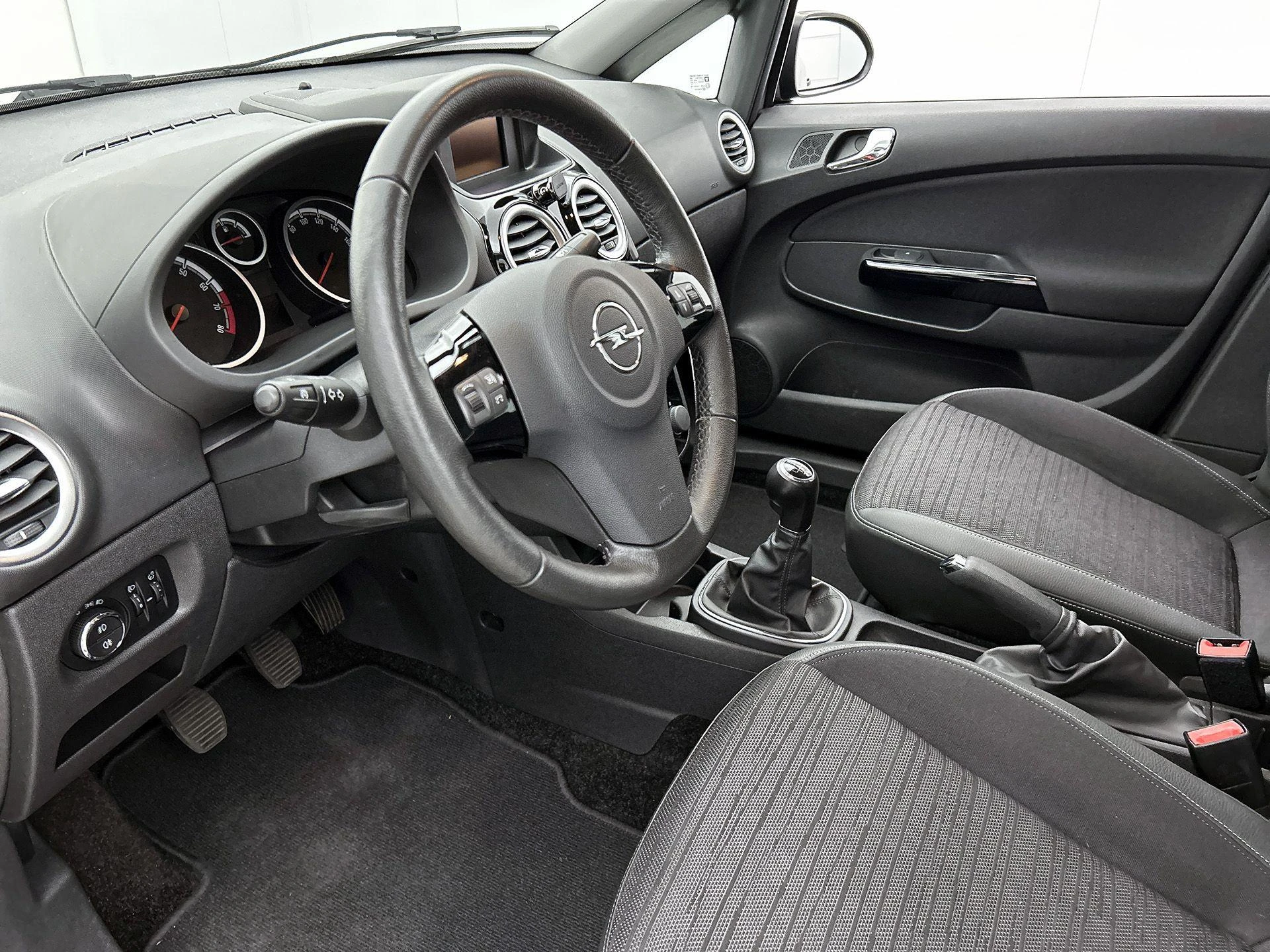 Opel-Corsa-image-12