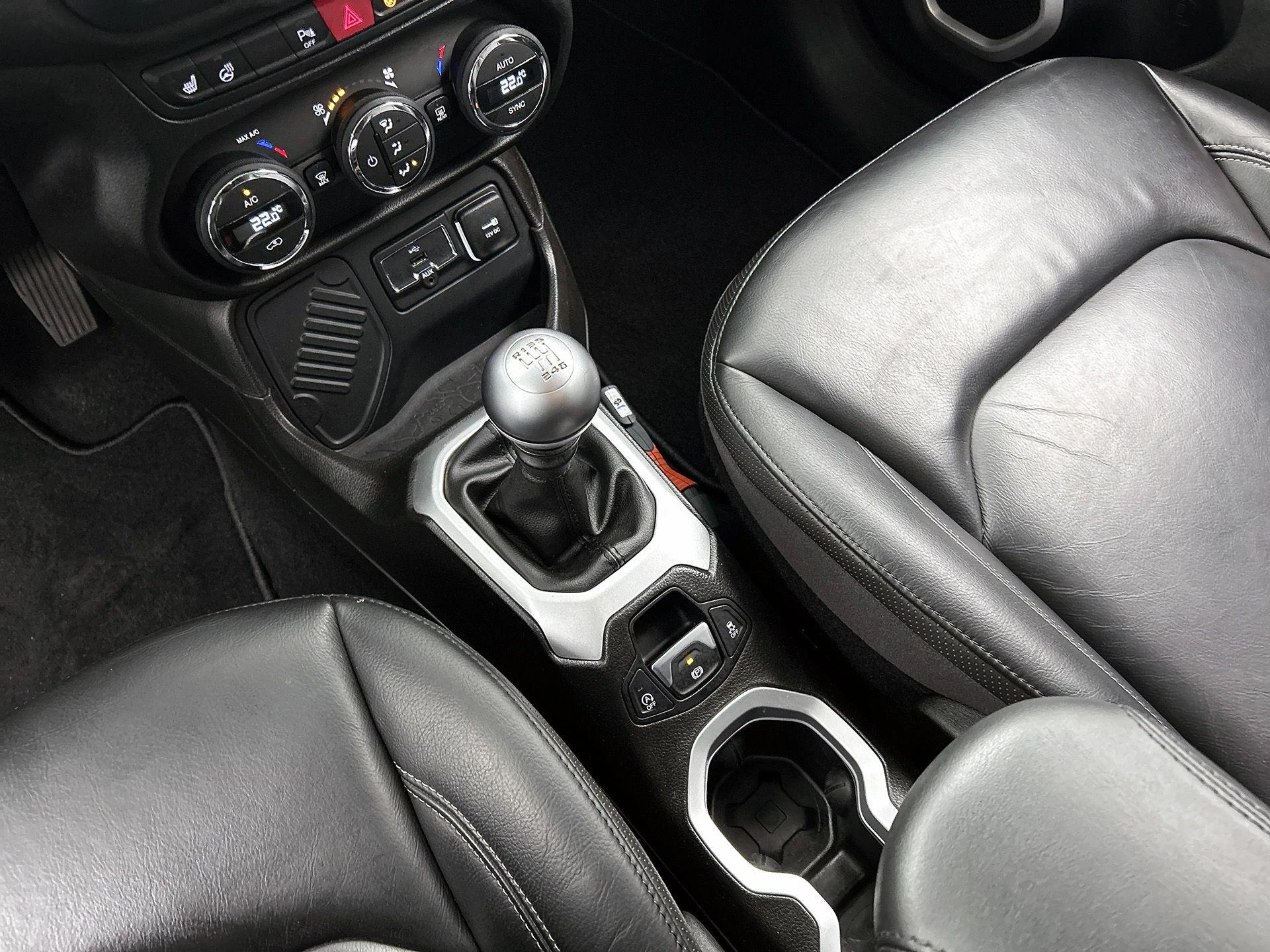 Jeep-Renegade-image-43