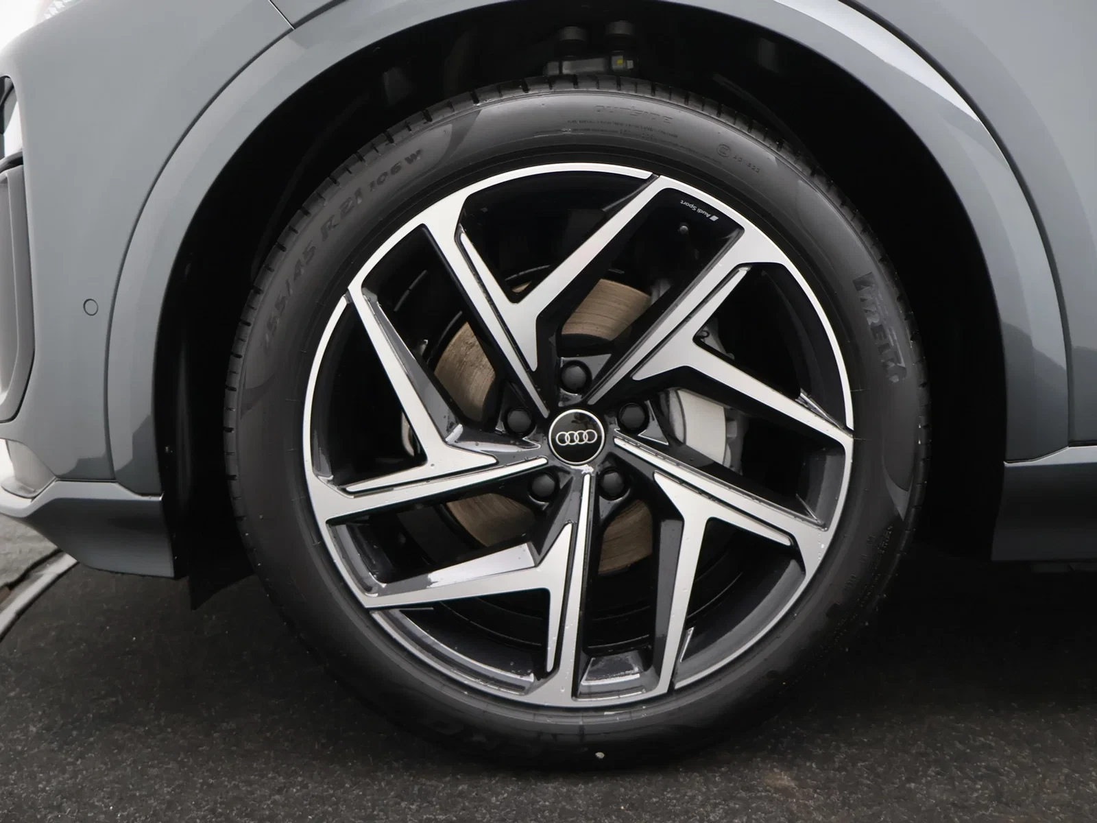 Audi Q6 e-tron Audi Q6 SUV Corporate S performance *ENKEL VOORSTEL VOOR PROFFESIONELEN*