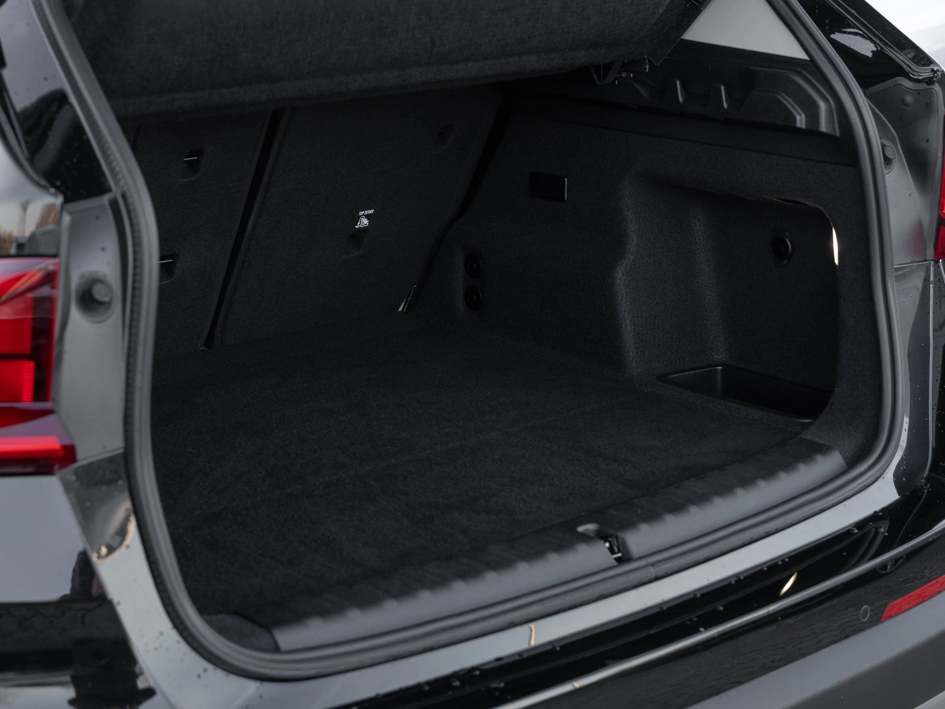 BMW iX1 xDrive30. Sitzheizung.Navi