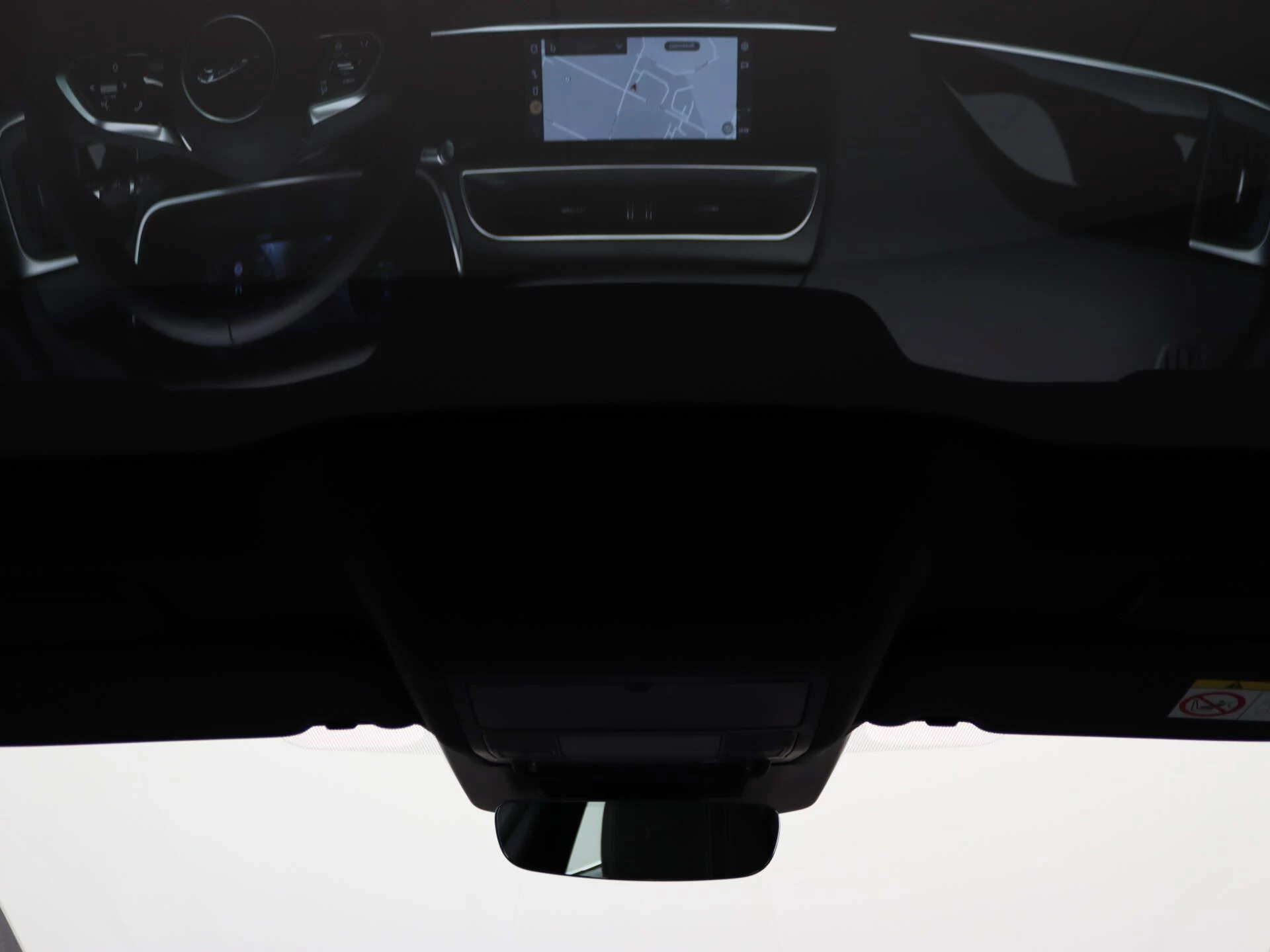 Jaguar-I-PACE-image-31