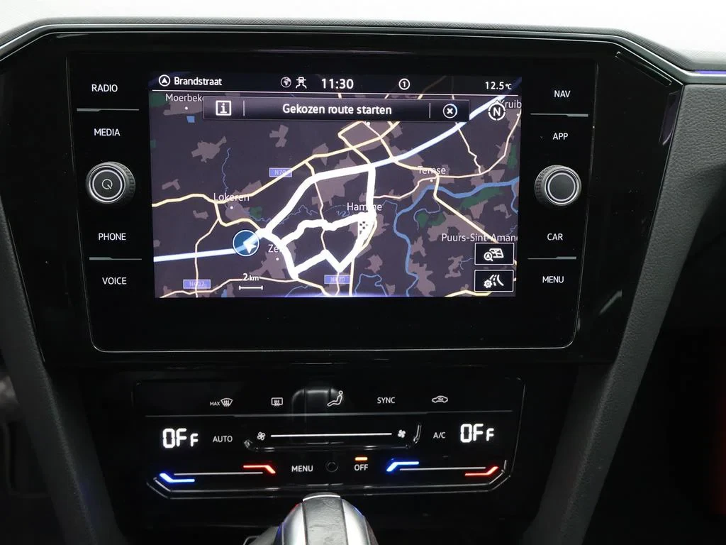 Volkswagen-Passat-image-17