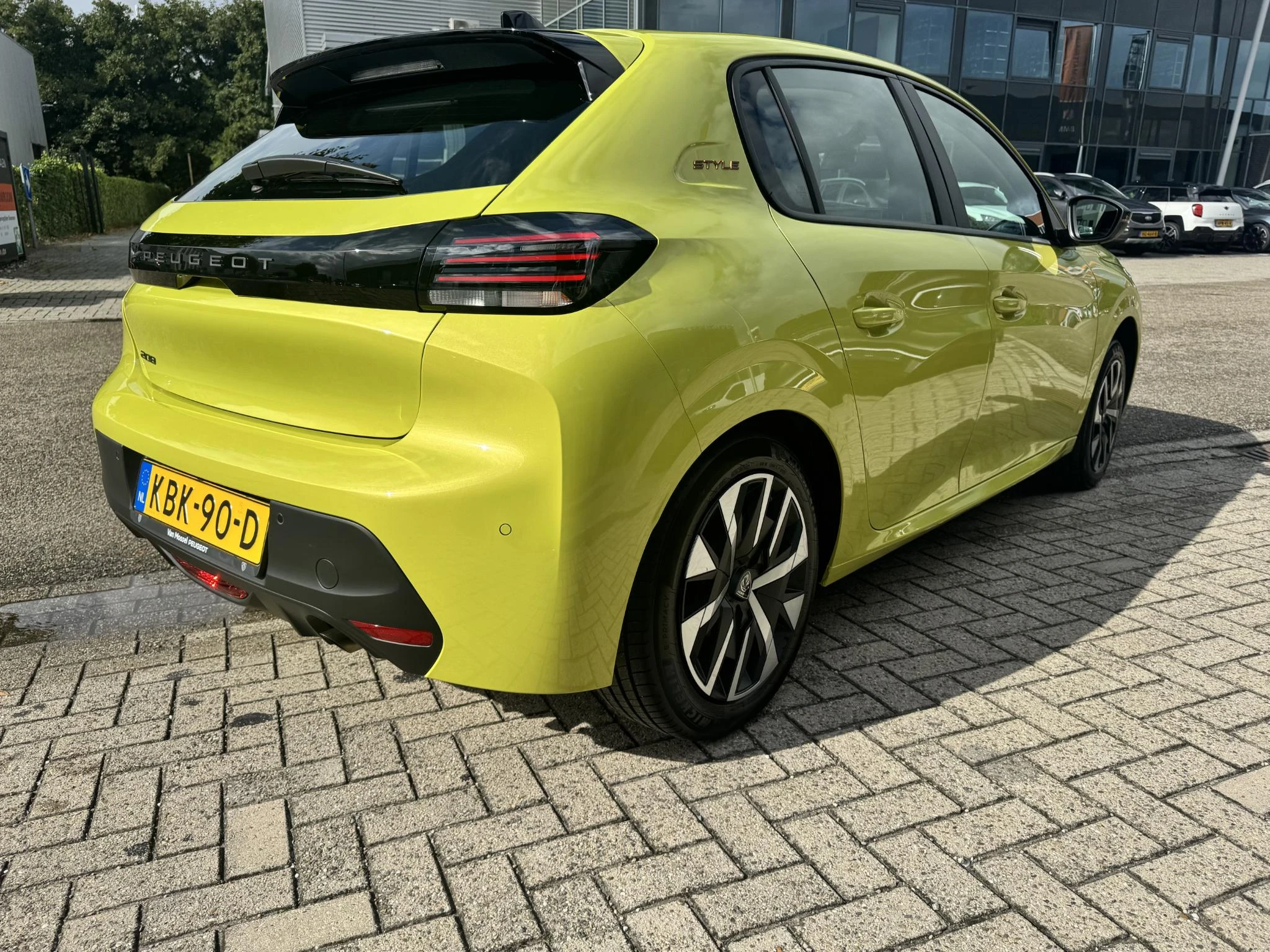 Peugeot-208-image-13