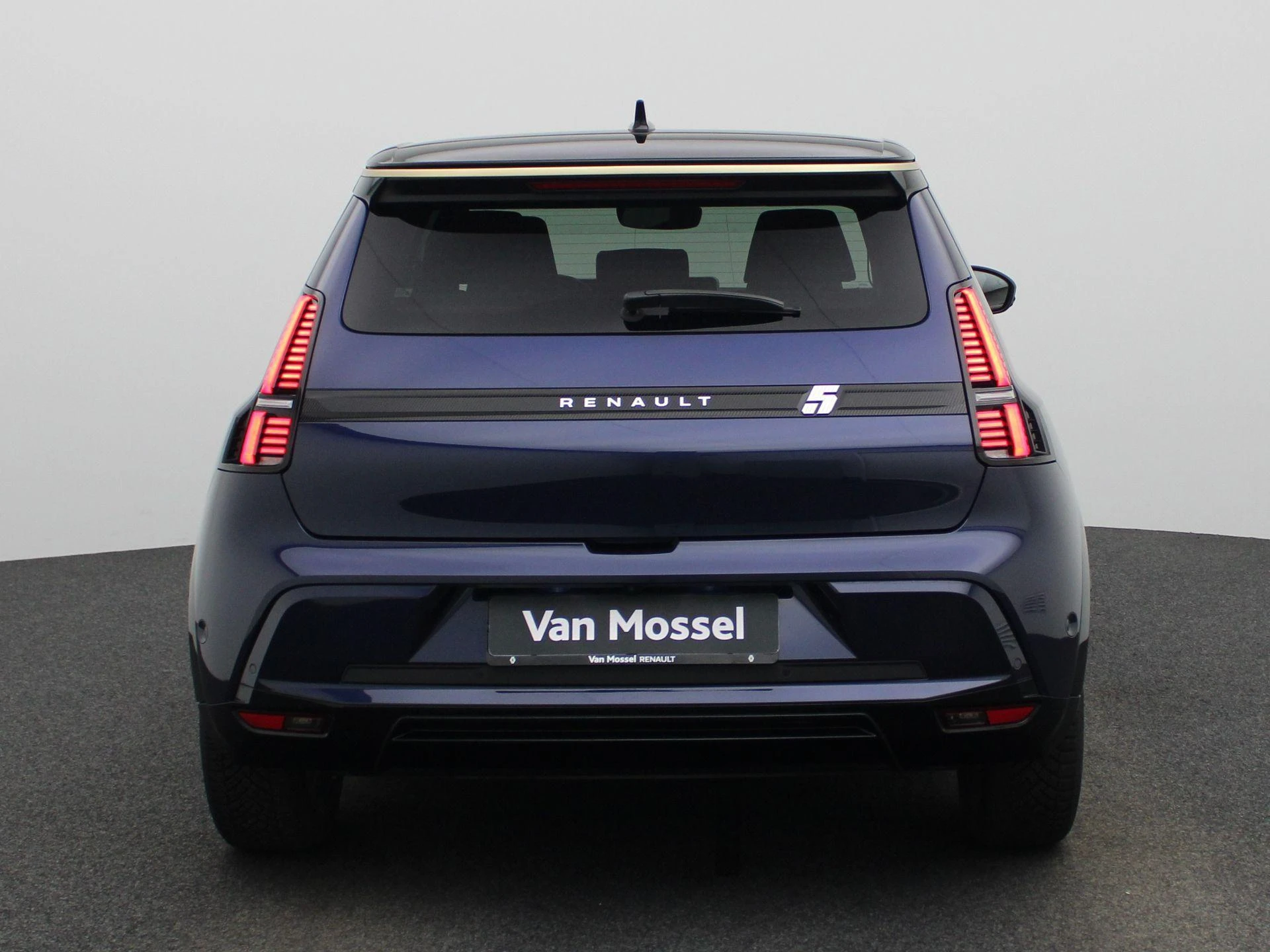 Renault-5-image-4