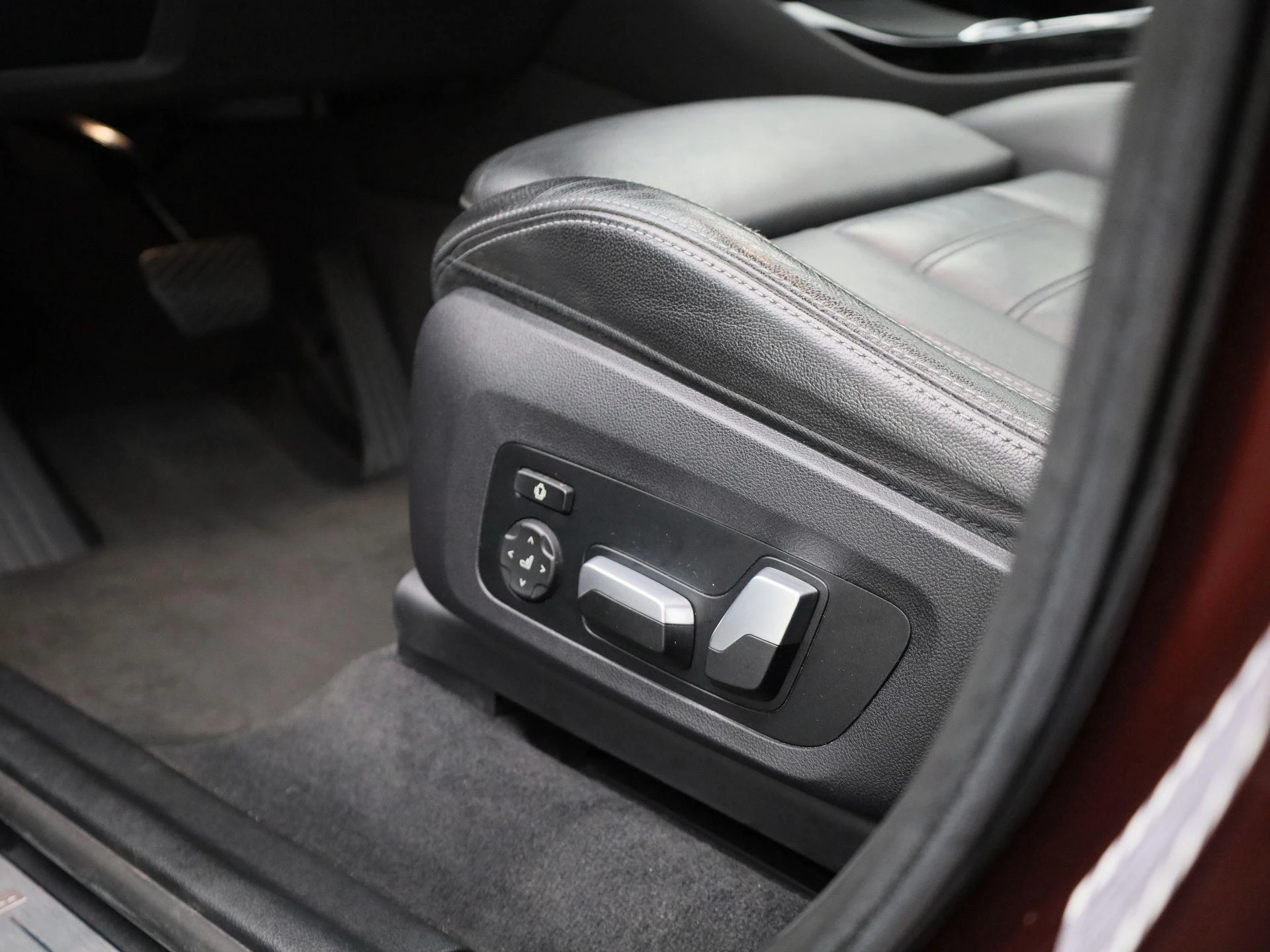 BMW-iX3-image-34