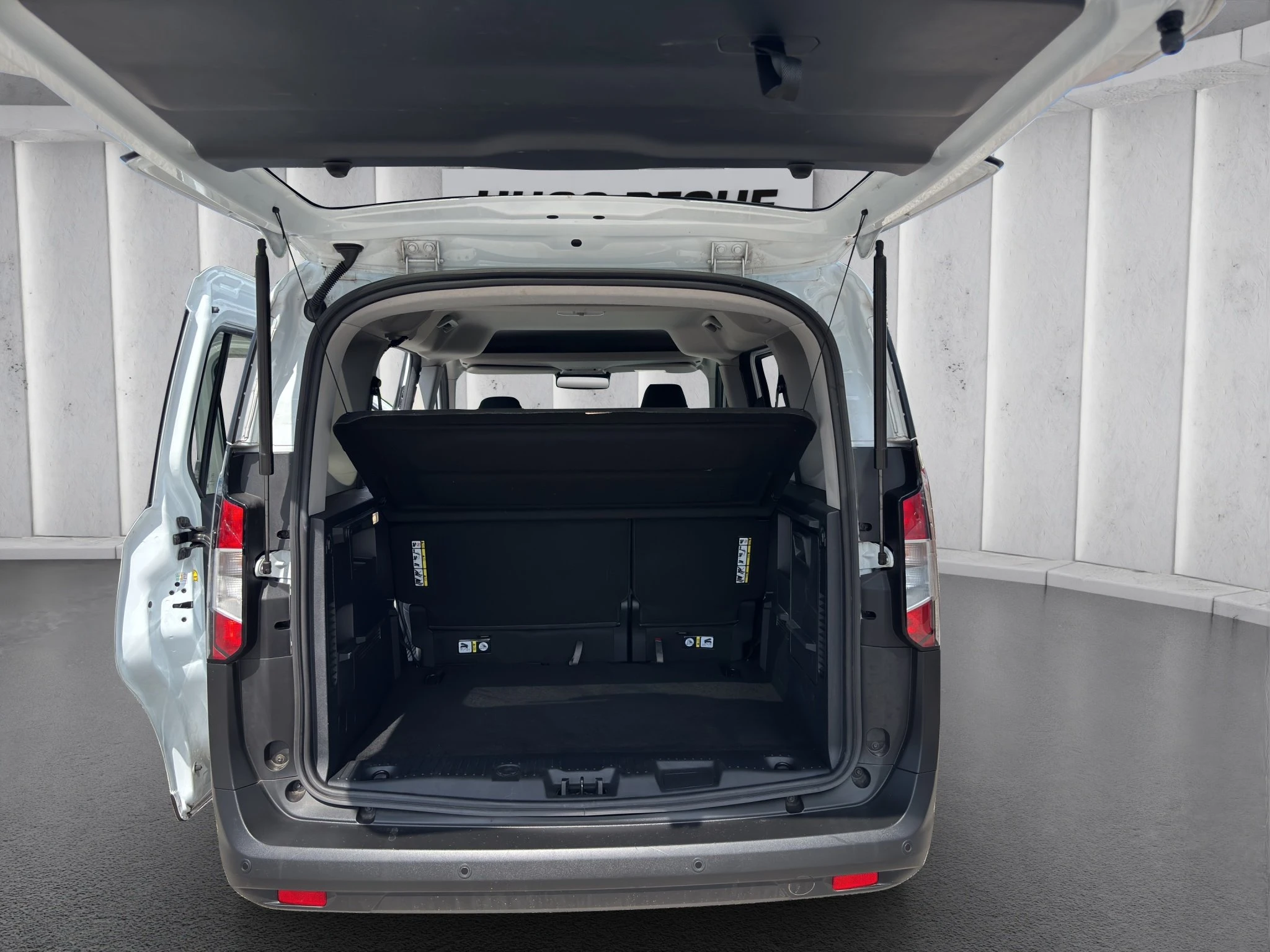 Ford Tourneo Courier 1.0 EcoBoost Titanium