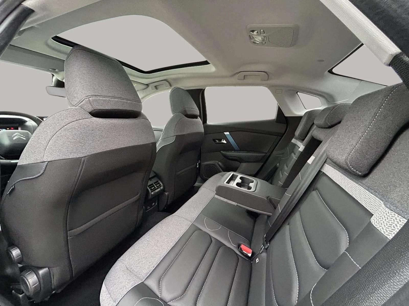 Citroën-ë-C4 X-image-15