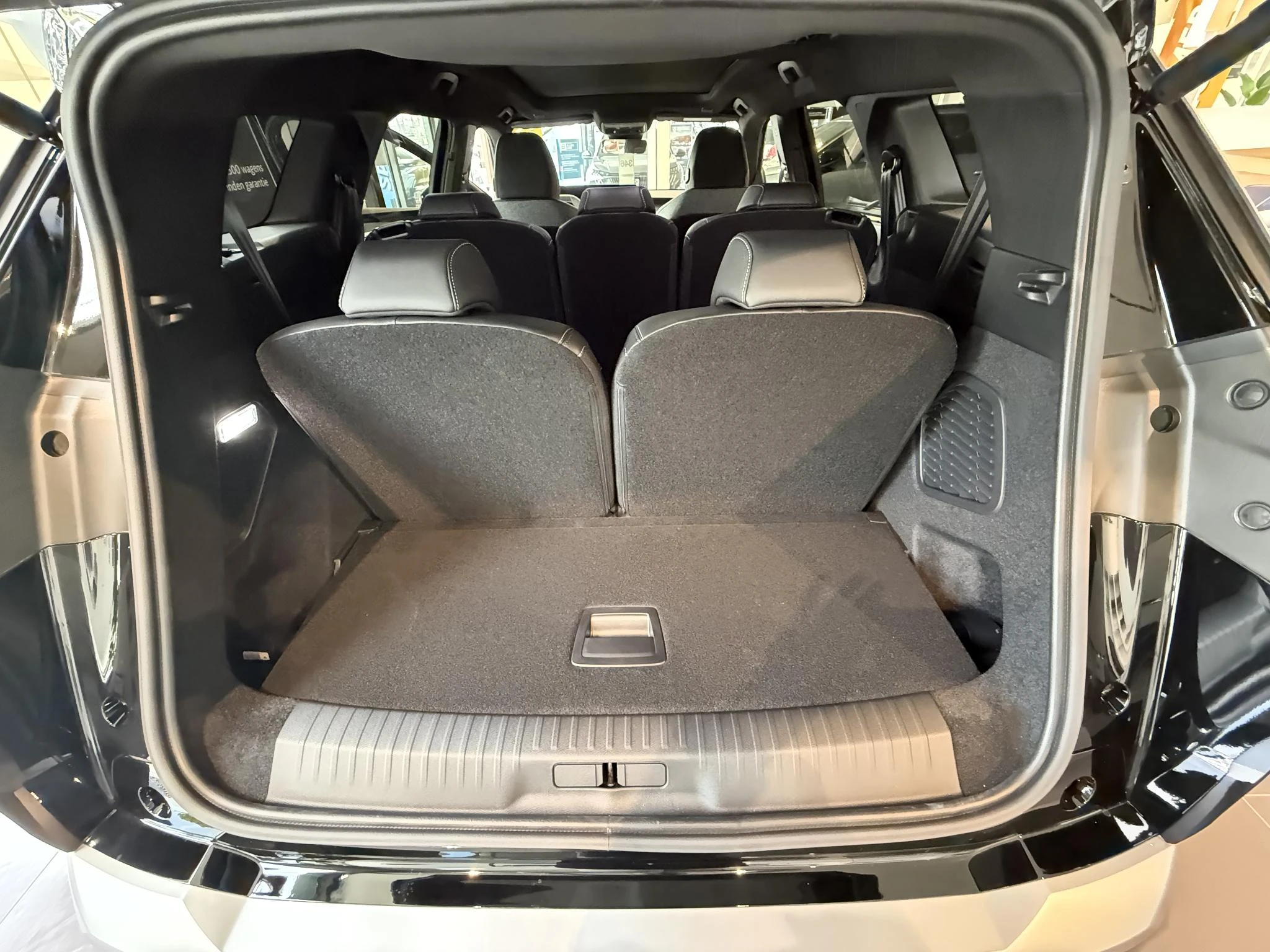 Peugeot e-5008 e-5008 210 GT