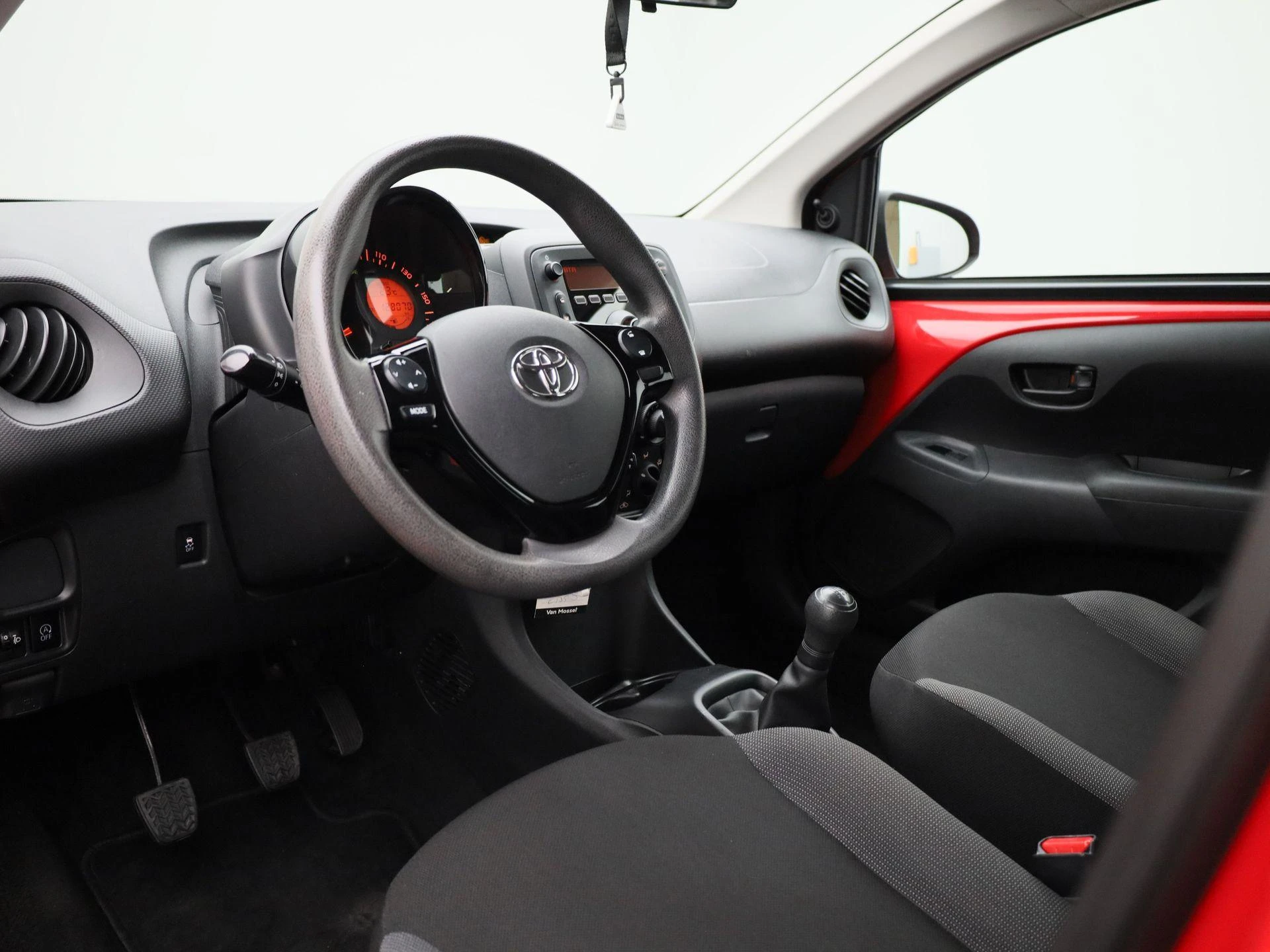 Toyota-Aygo-image-24