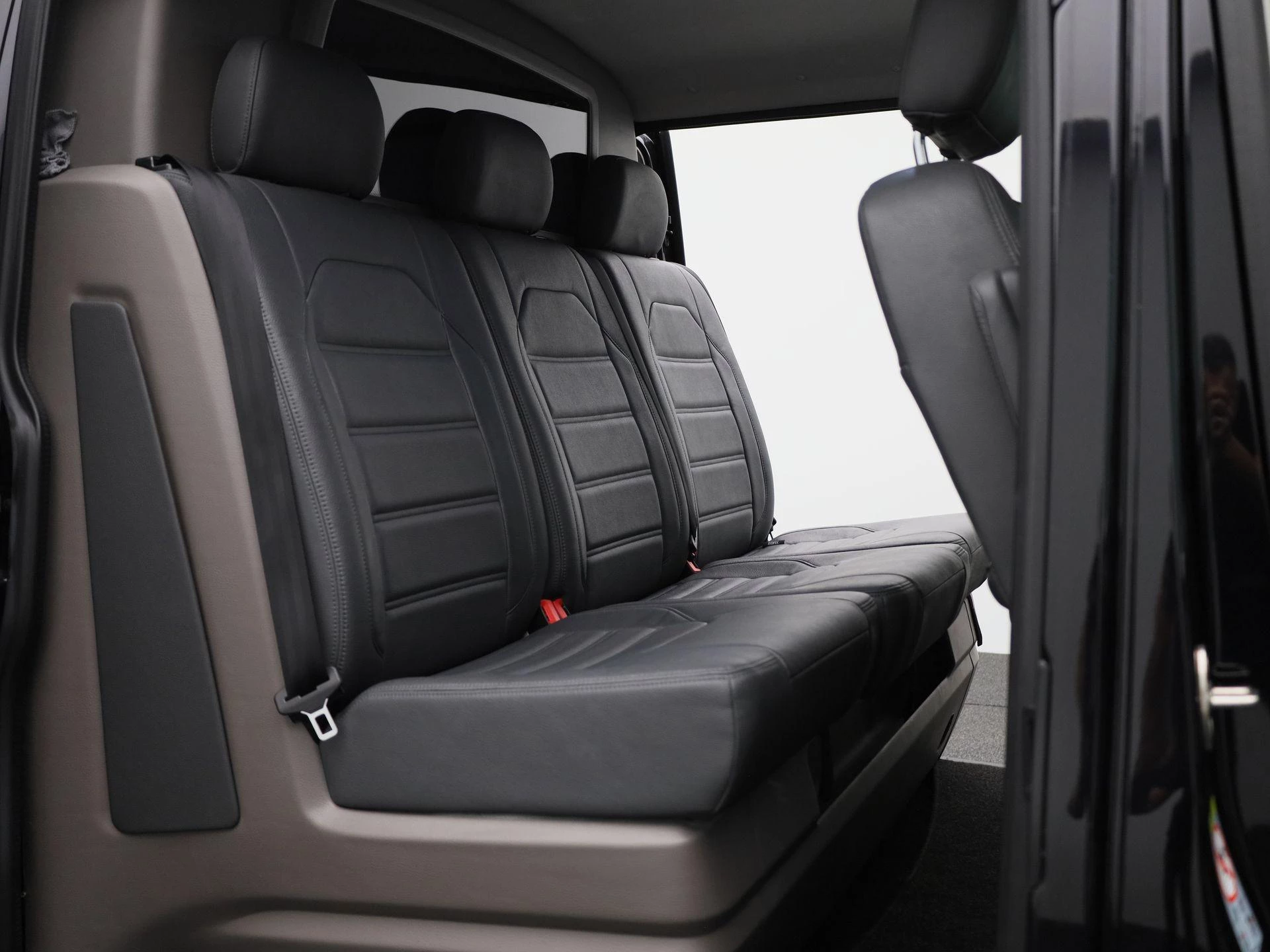 Volkswagen Transporter 2.0 TDI L2H1 Bulli 150PK